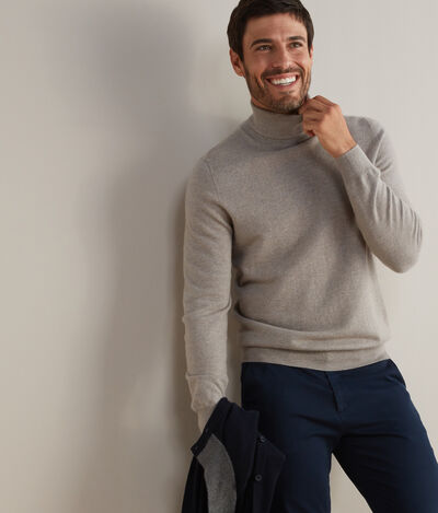 Ultra-soft Cashmere Turtleneck Sweater