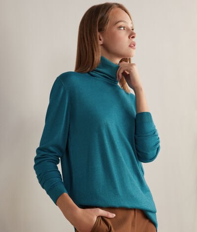 Longline Turtleneck Sweater in Ultralight Cashmere