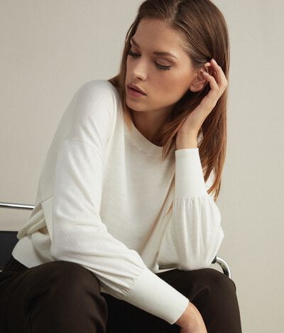 Cashmere Sweater with Ample Sleeves