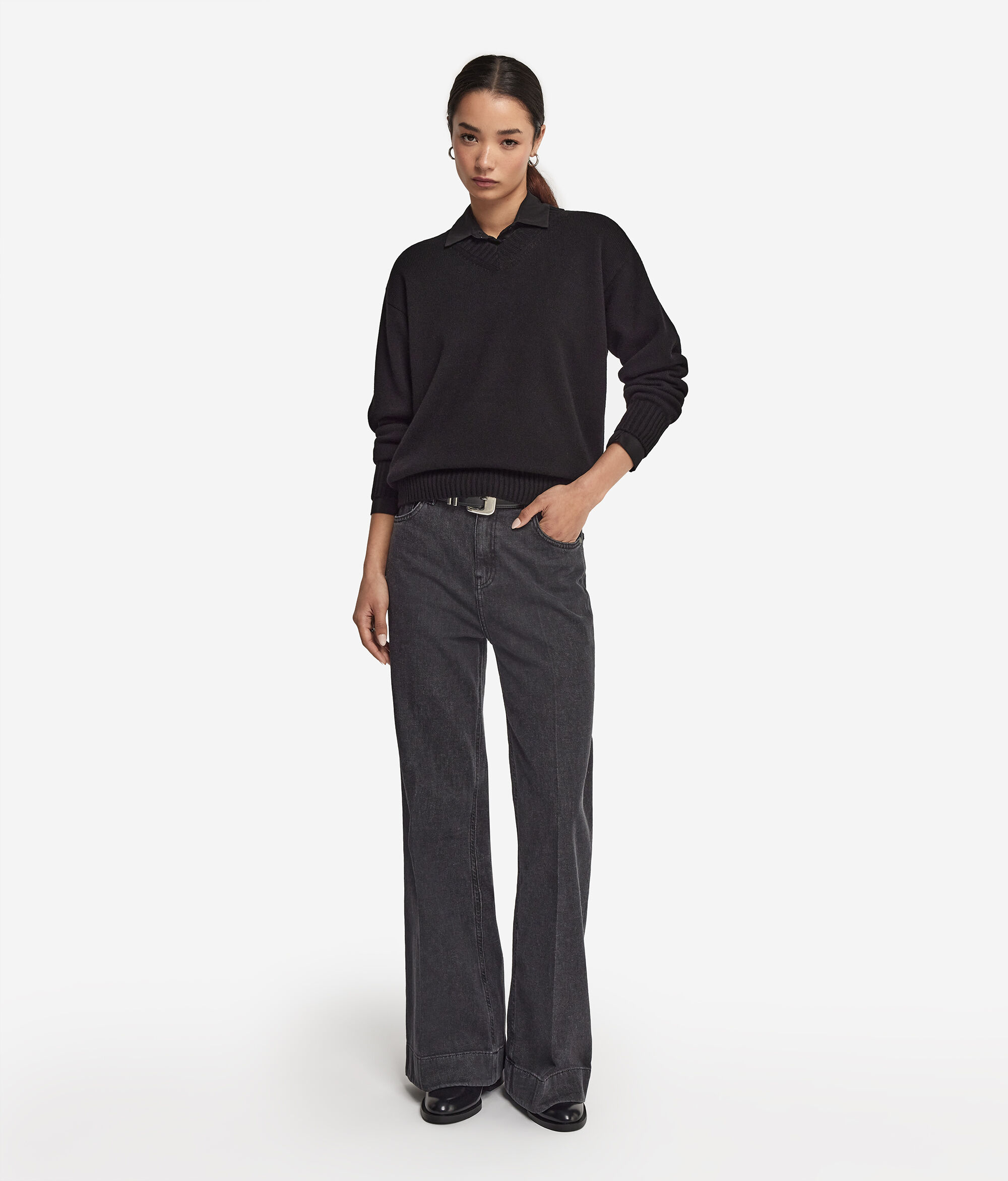 Ultrasoft Cashmere V-Neck Sweater with Set-in Sleeves