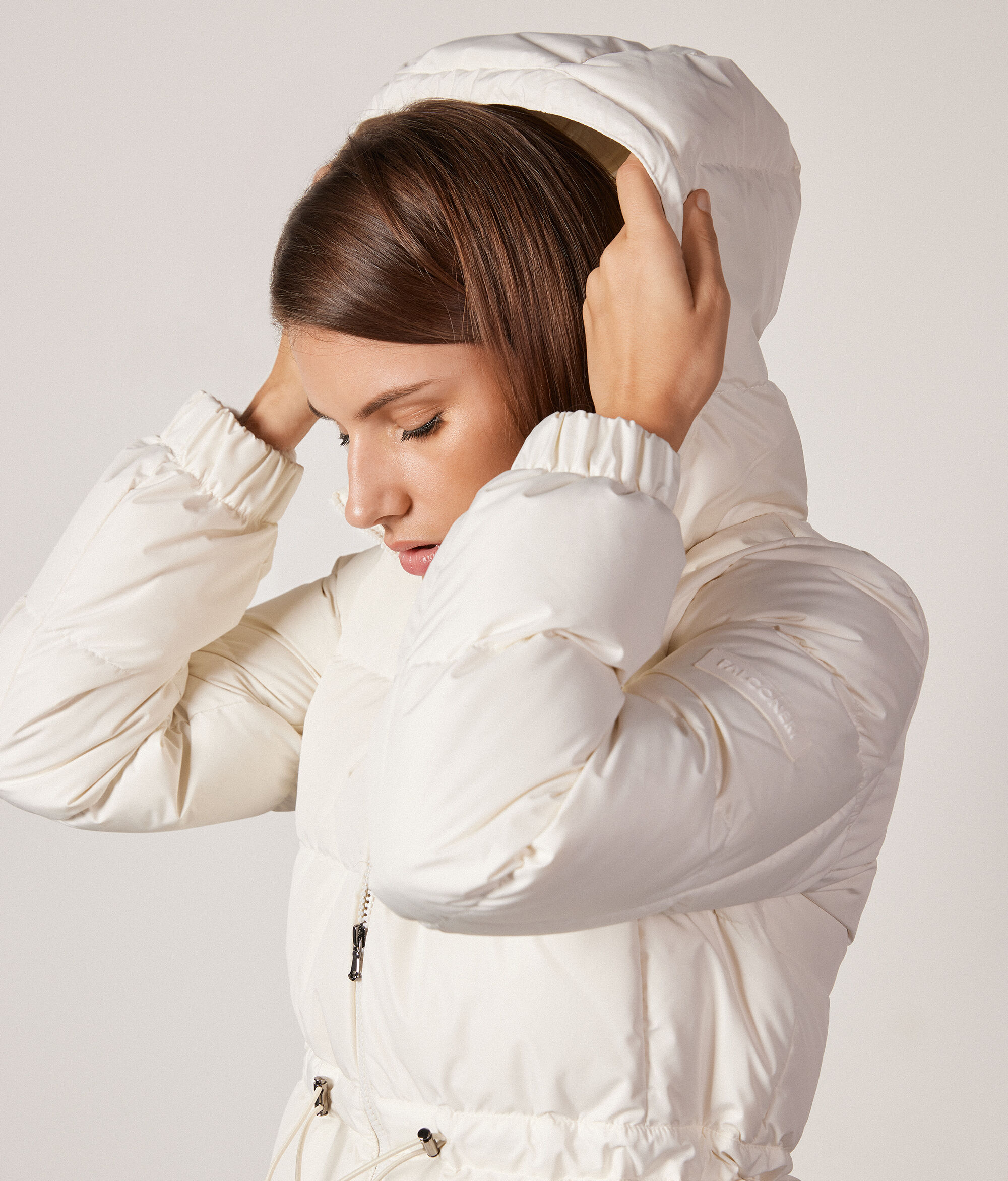 Daunenjacke mit Kapuze
