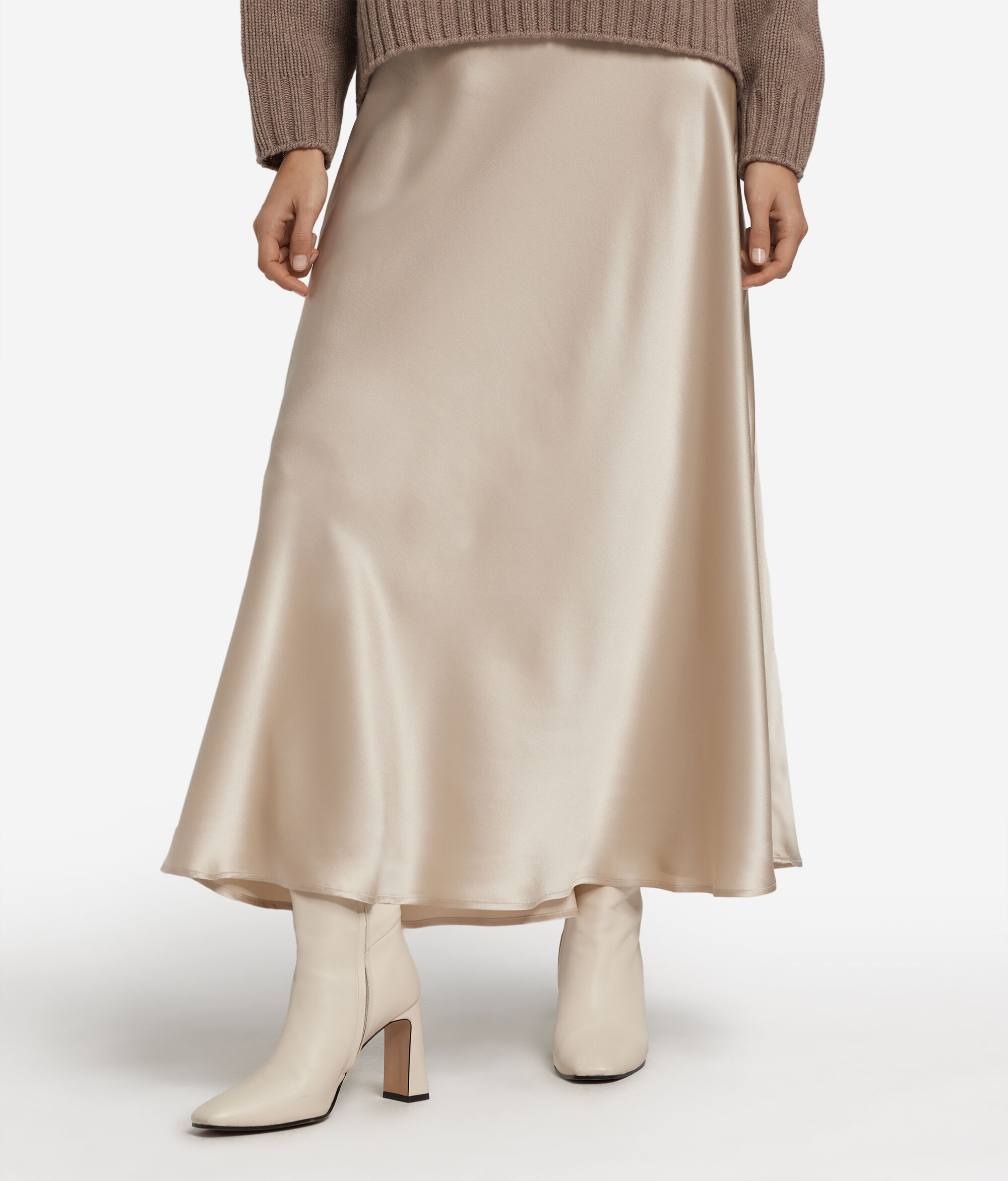 Юбка из атласного шелка