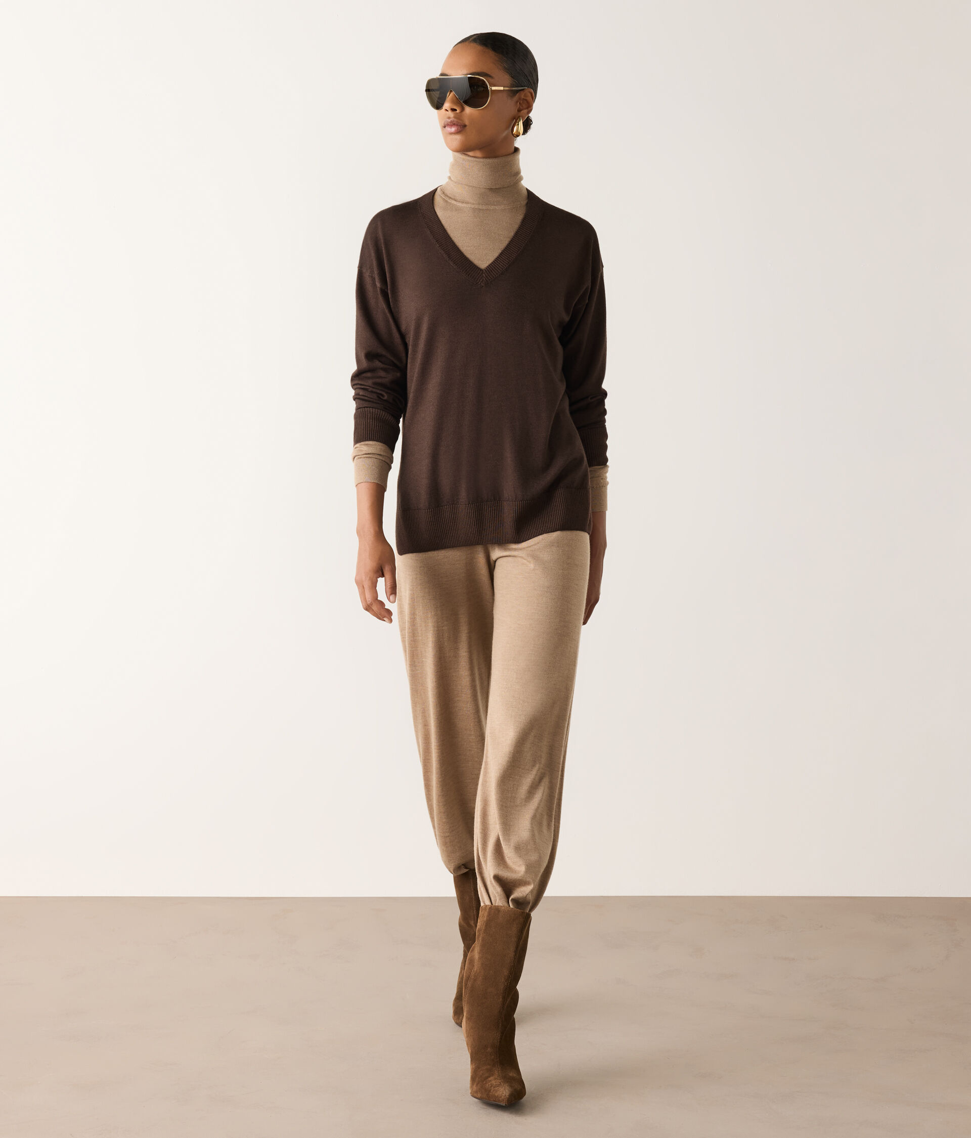 Μπλούζα με λαιμόκοψη V από cashmere με σκισίματα