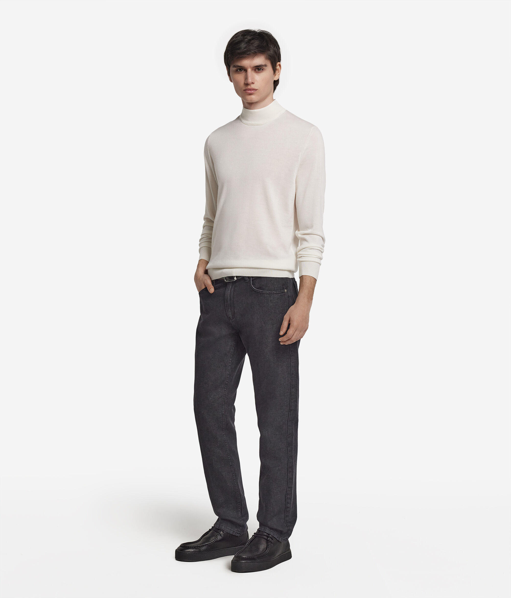 Jersey con cuello alto y manga larga de cashmere