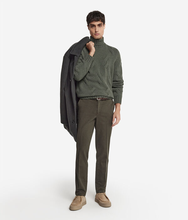 Jersey de cuello vuelto con motivo de ochos en cashmere