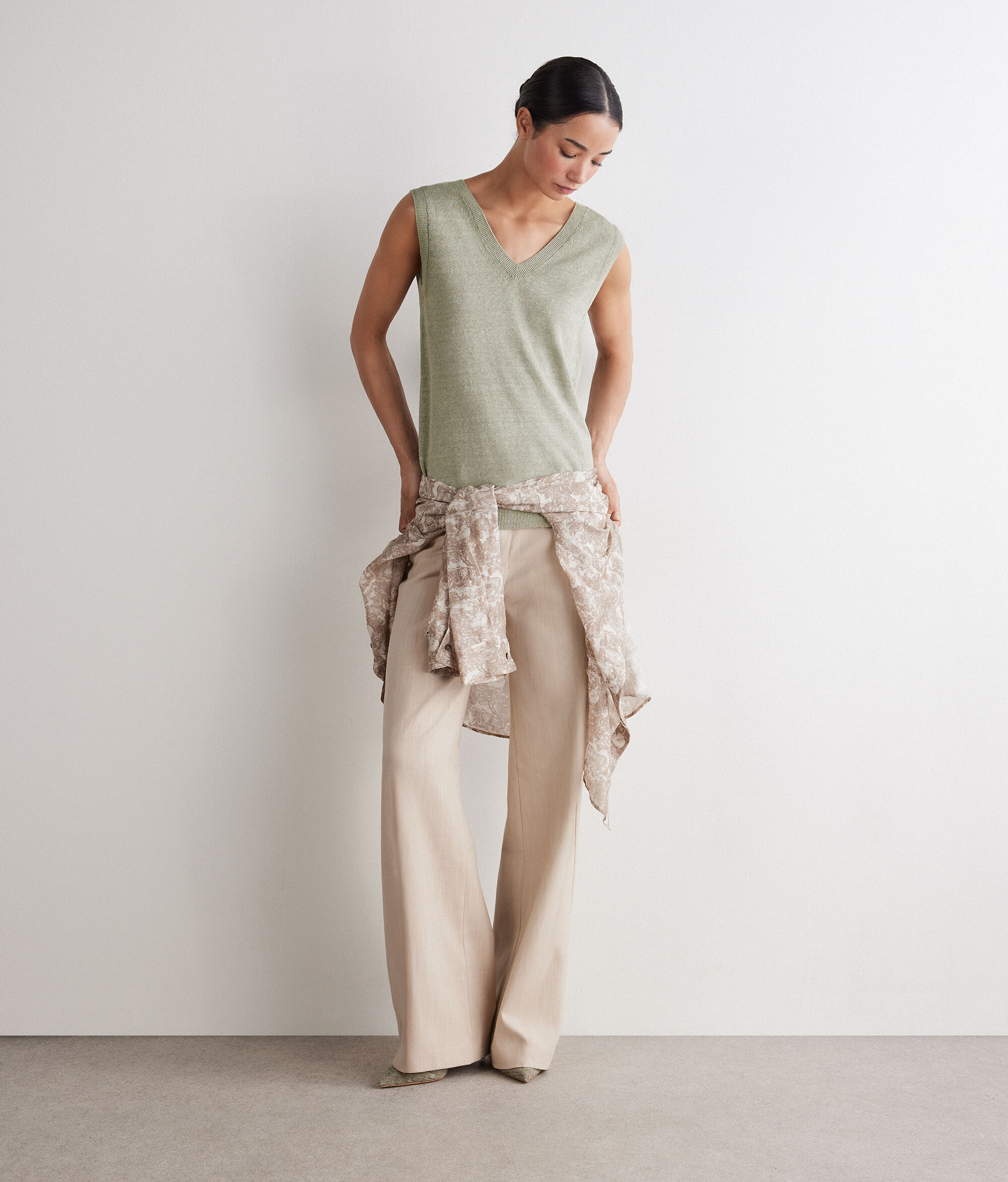 Top com Decote em V de Linho e Algodão