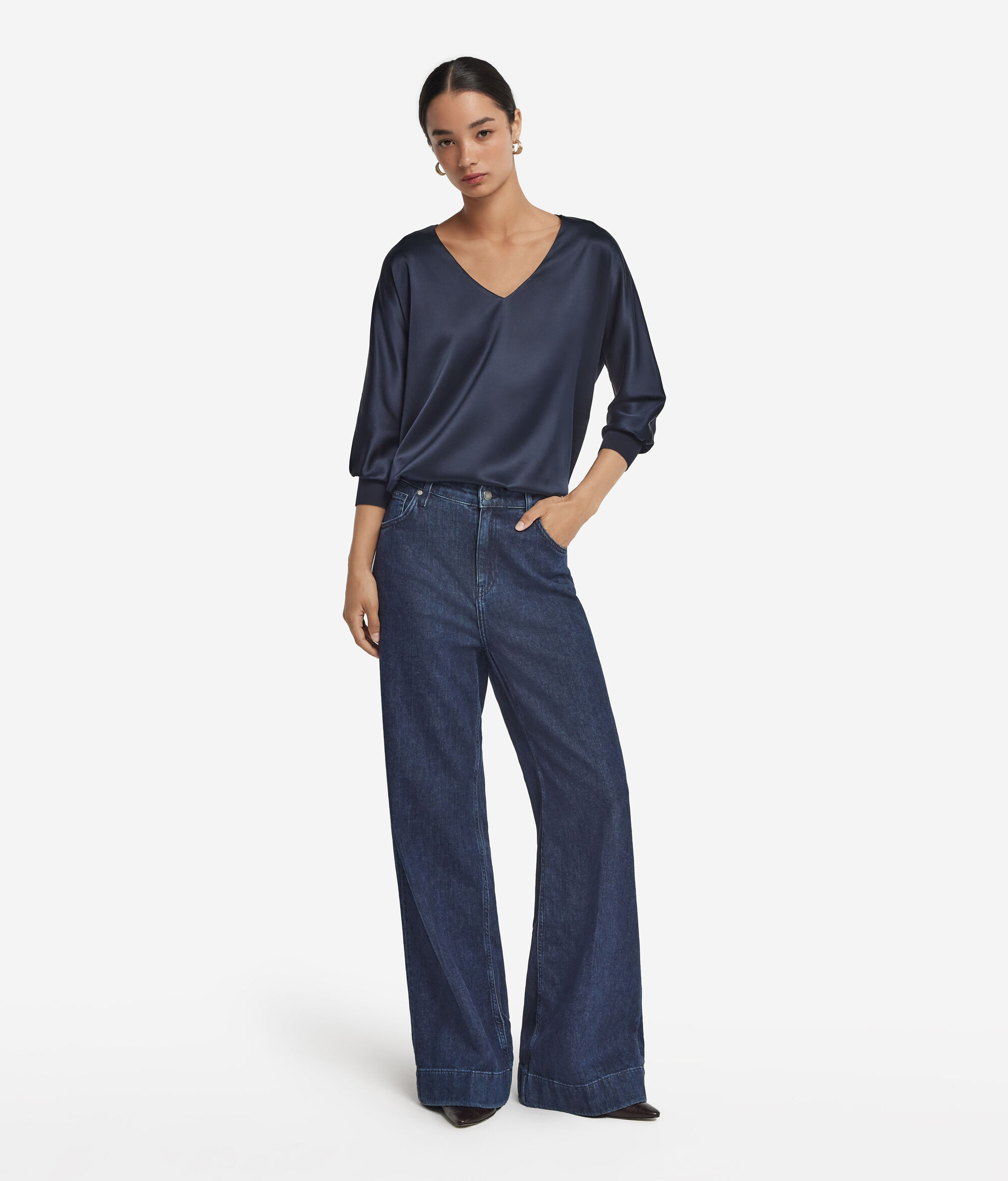 Blusa con scollo a V in seta
