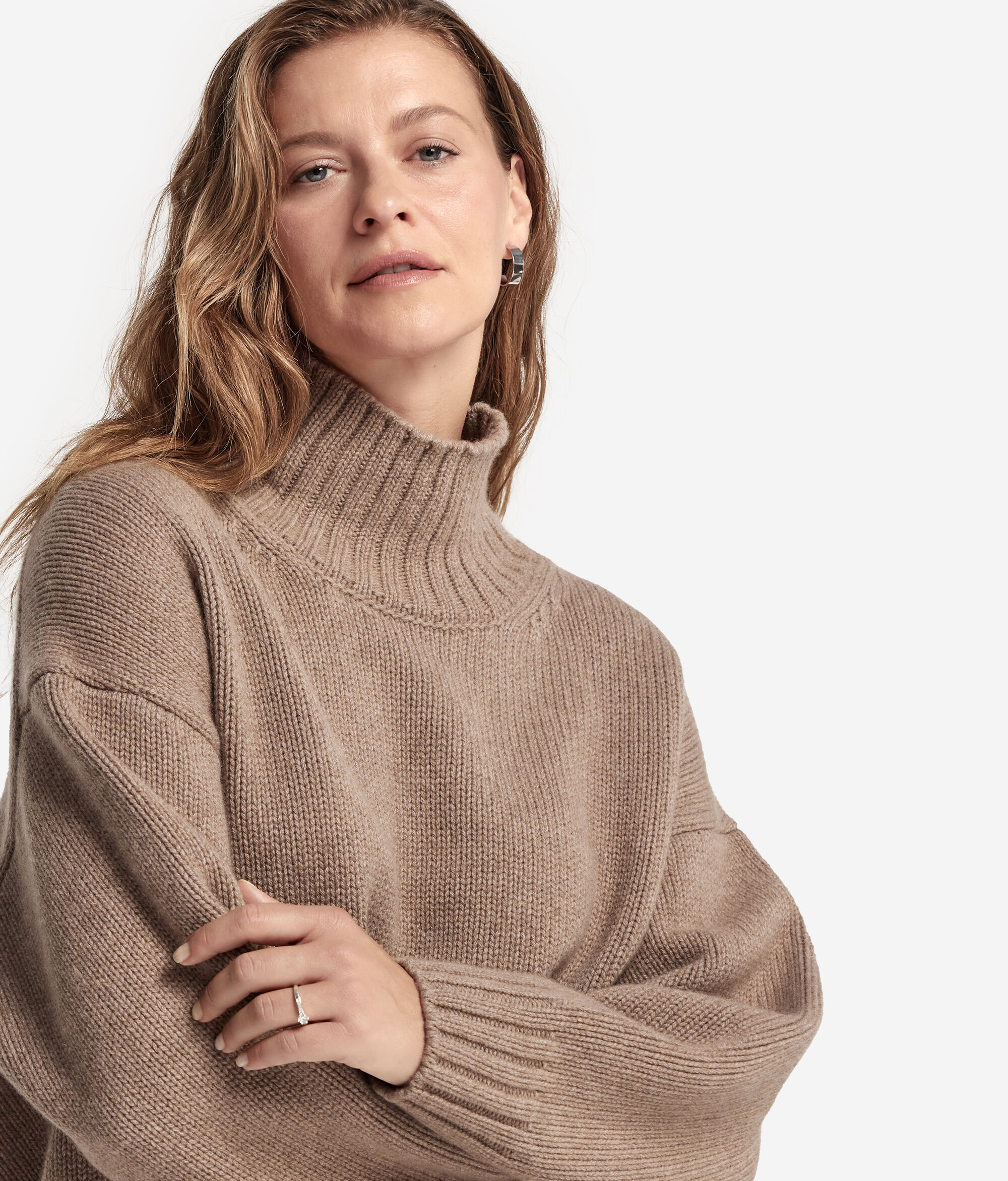 Sweter z Kaszmirowego Trykotu z Szeroką Stójką