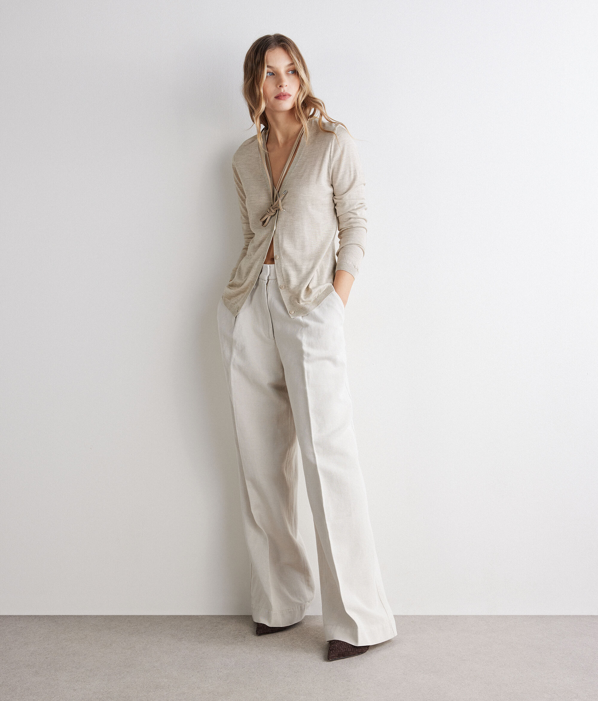 Gilet à col V en cachemire et soie