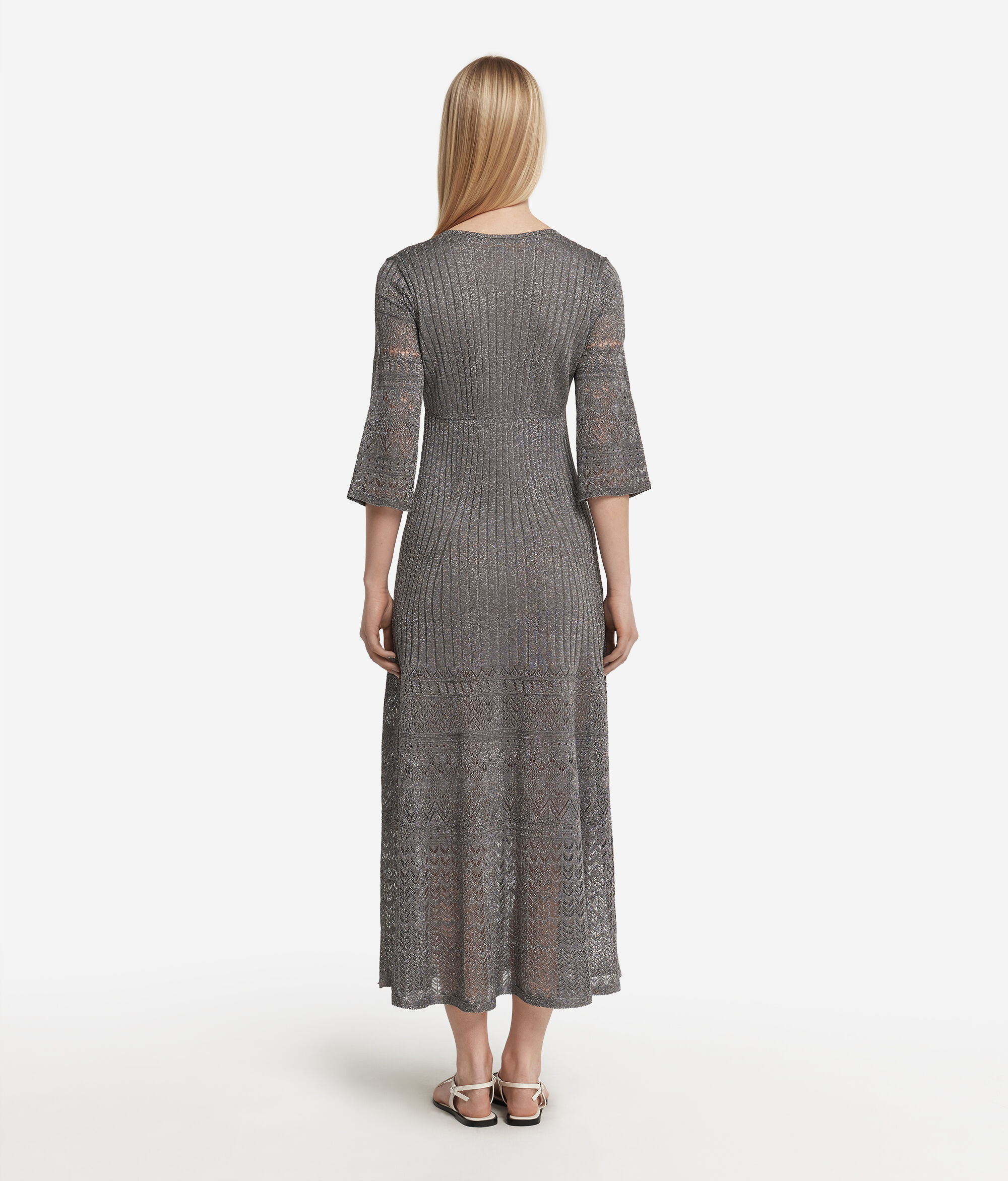 Rippkleid mit Lochmuster und Lamé-Garn