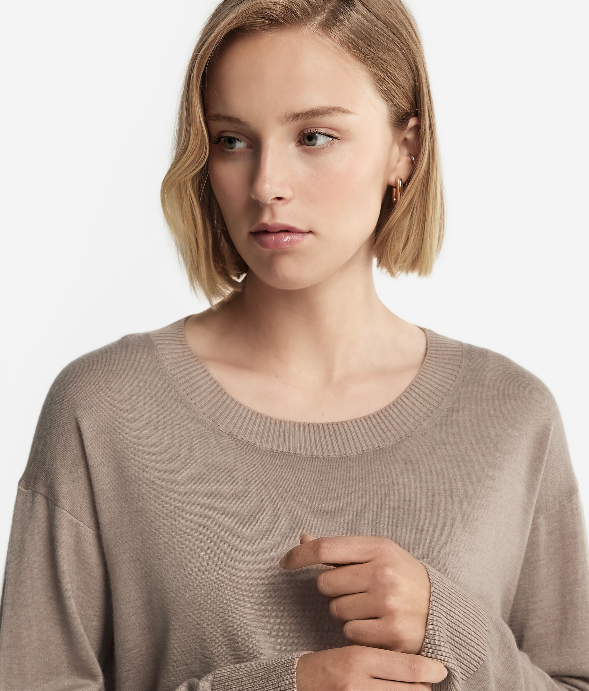 Round-Neck Cashmere Jumper with Slits
