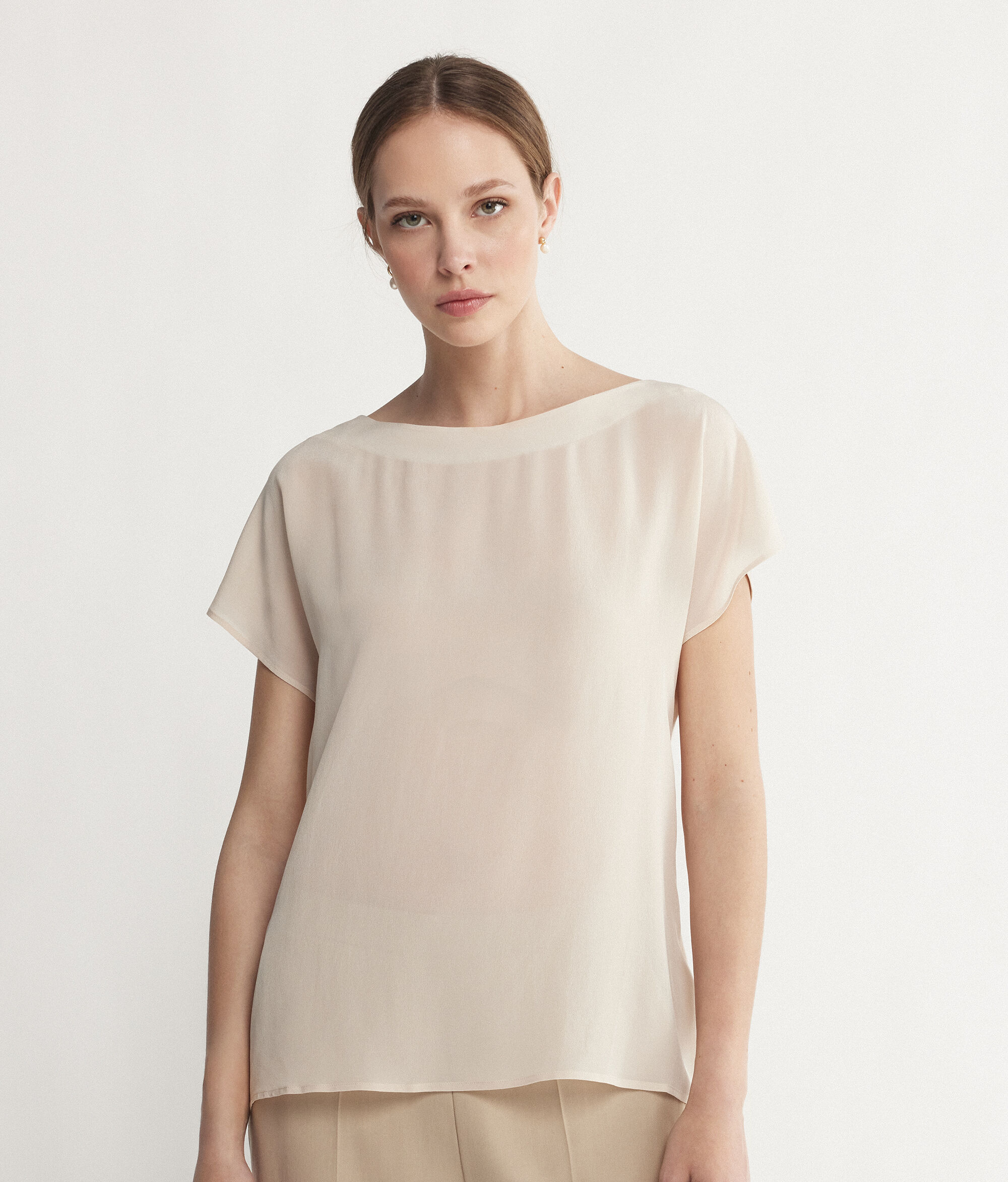 T-shirt Scollo Barchetta in Seta e Modal