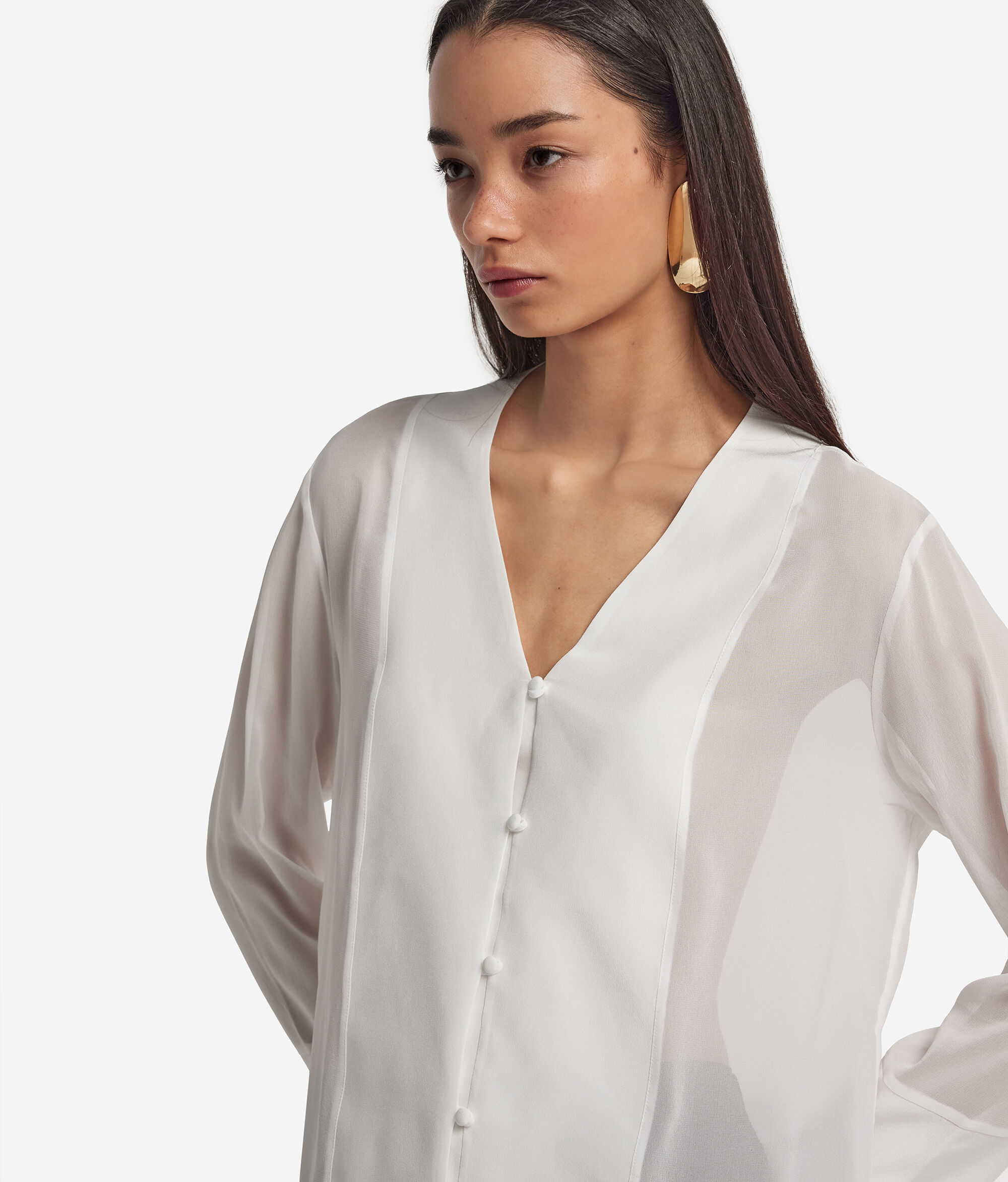 Hemdbluse aus Seide mit V-Ausschnitt