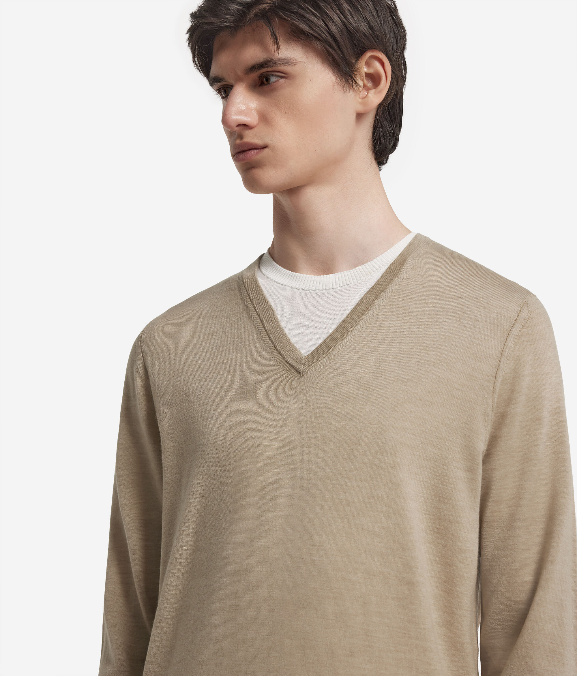 Pull homme en cachemire ultra-fin à col en V