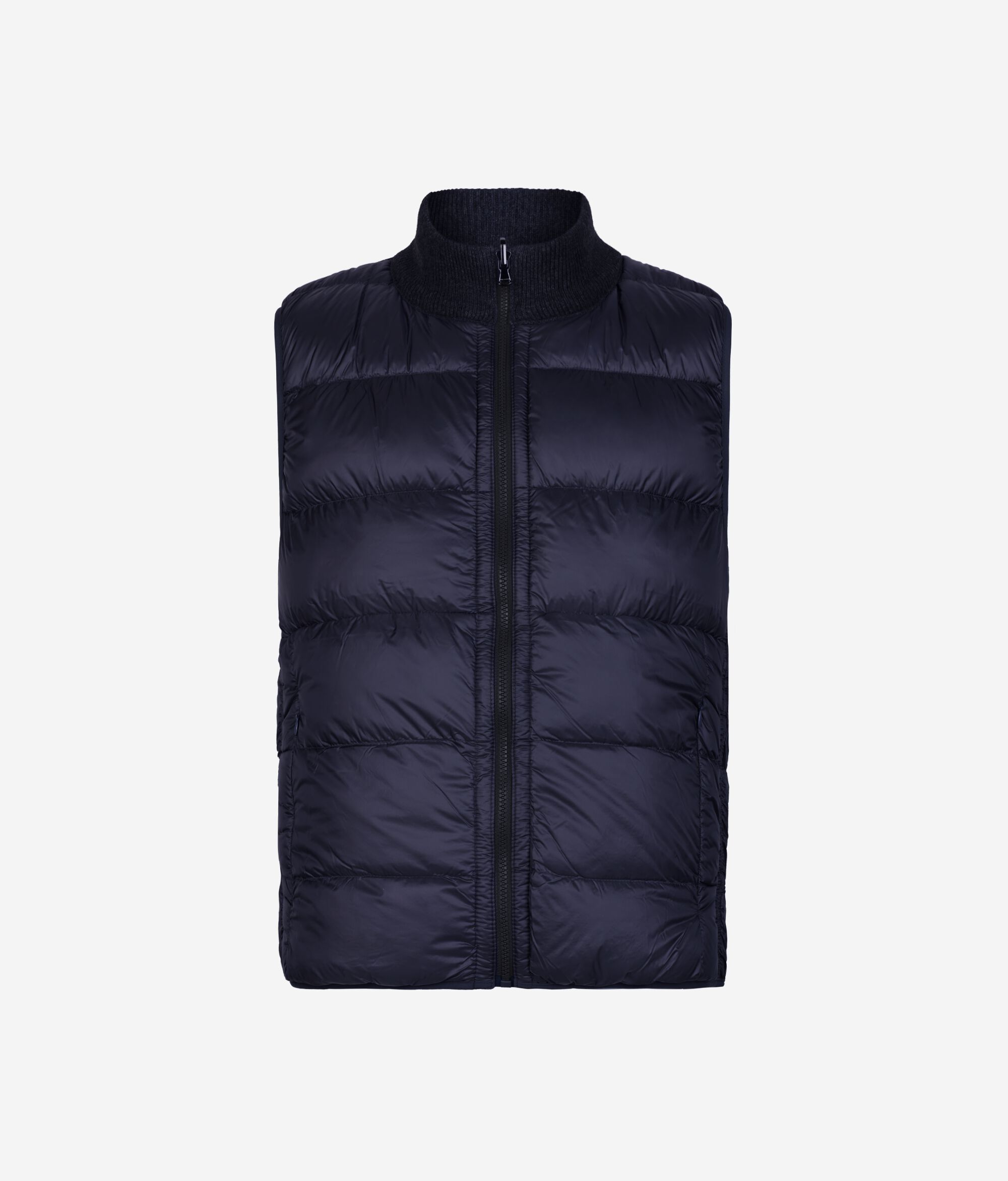 Двусторонний пуховый жилет с косами