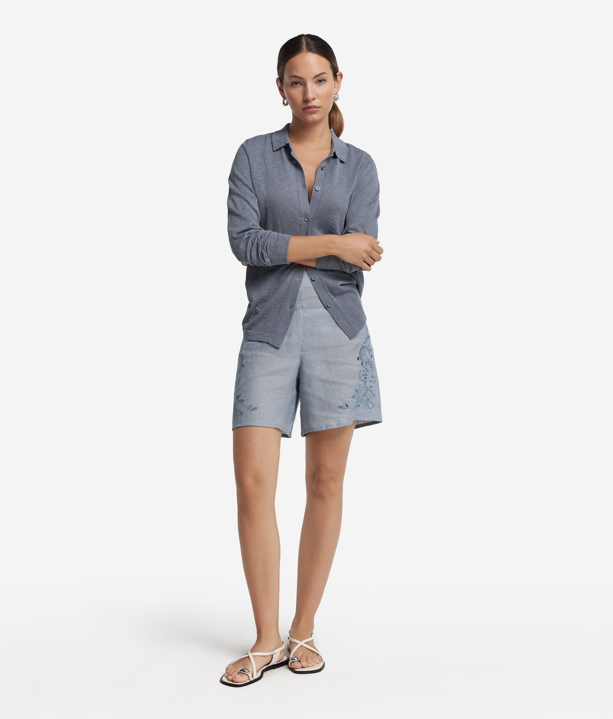 Шорты изо льна с вышивкой