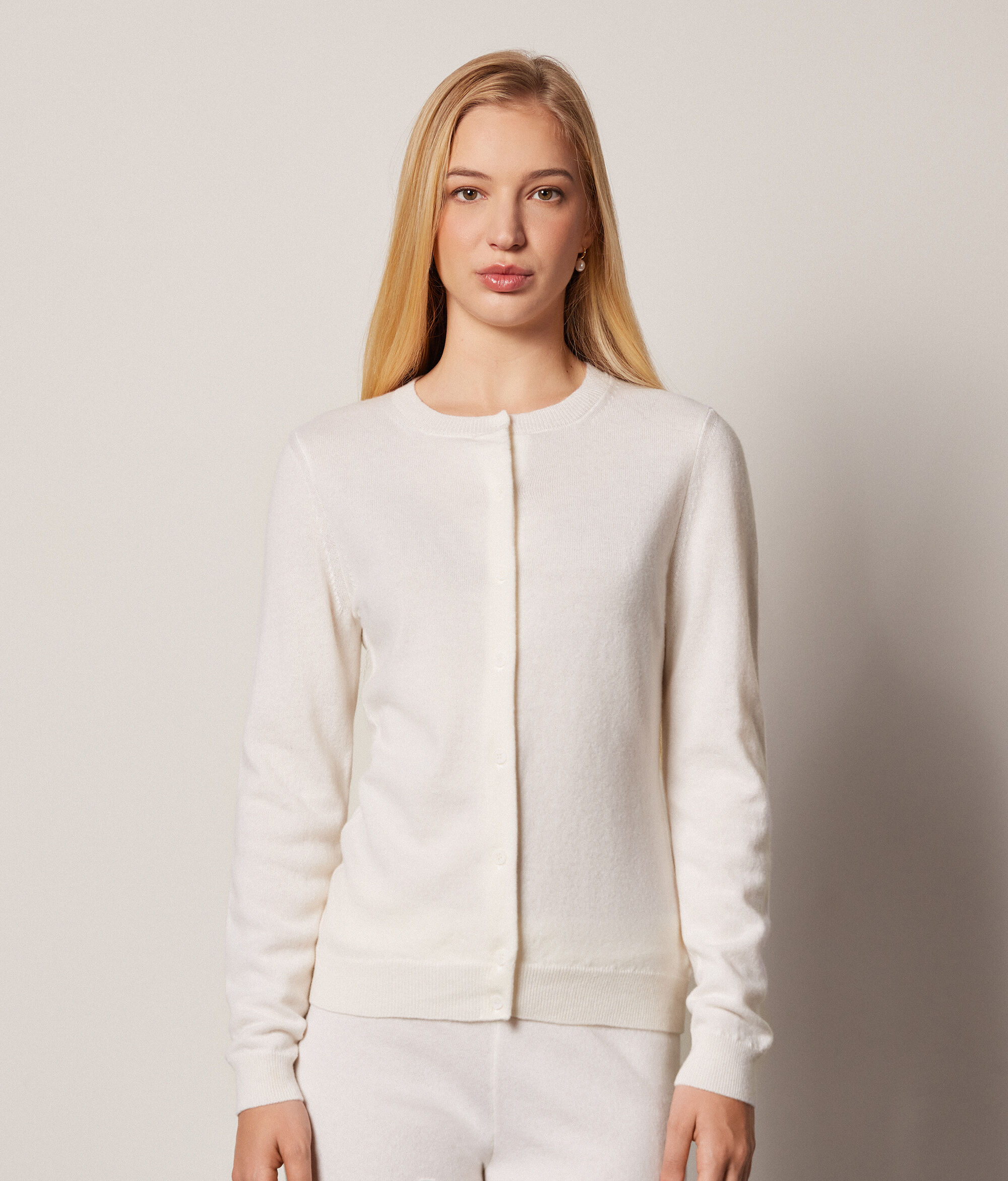 Ultra-soft Cashmere Crewneck Cardigan