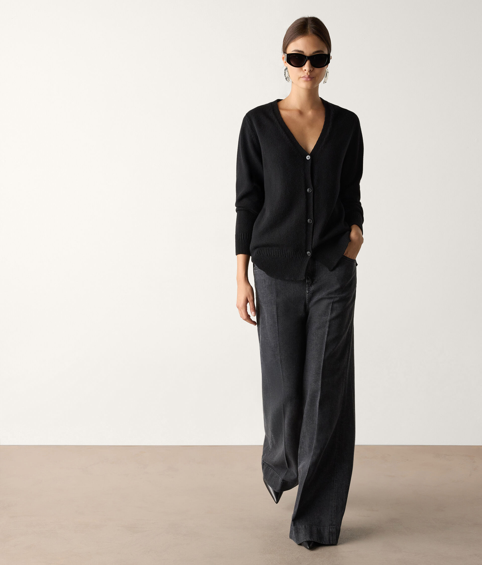 Ultrasoft Cashmere cardigan with varied rib and slits
