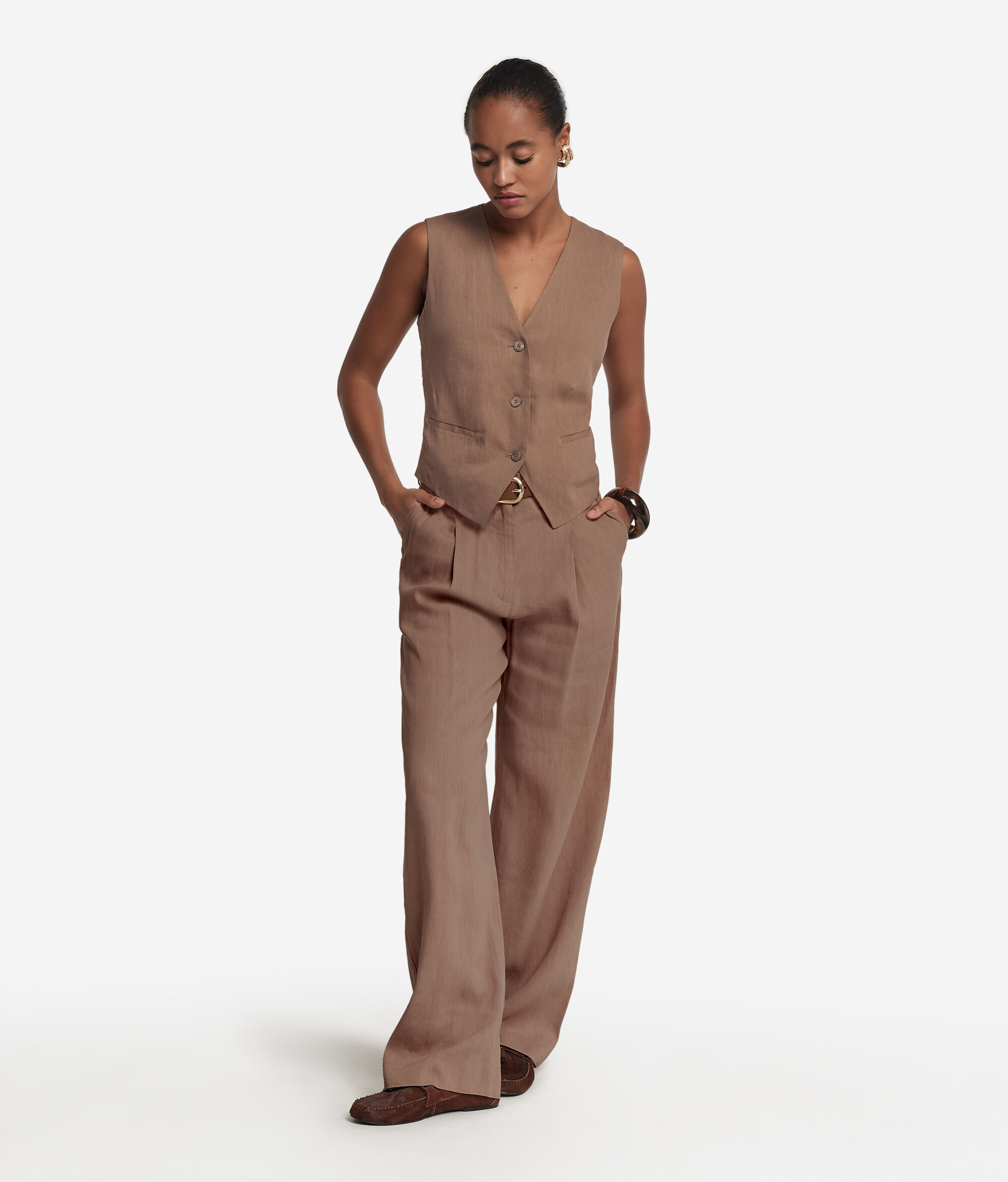 Жилет изо льна и вискозы