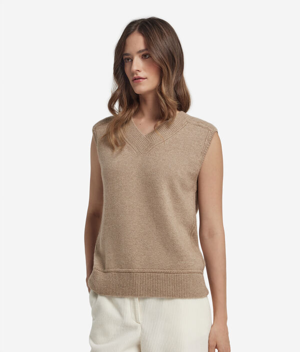 Жилет из ультрамягкого неокрашенного кашемира