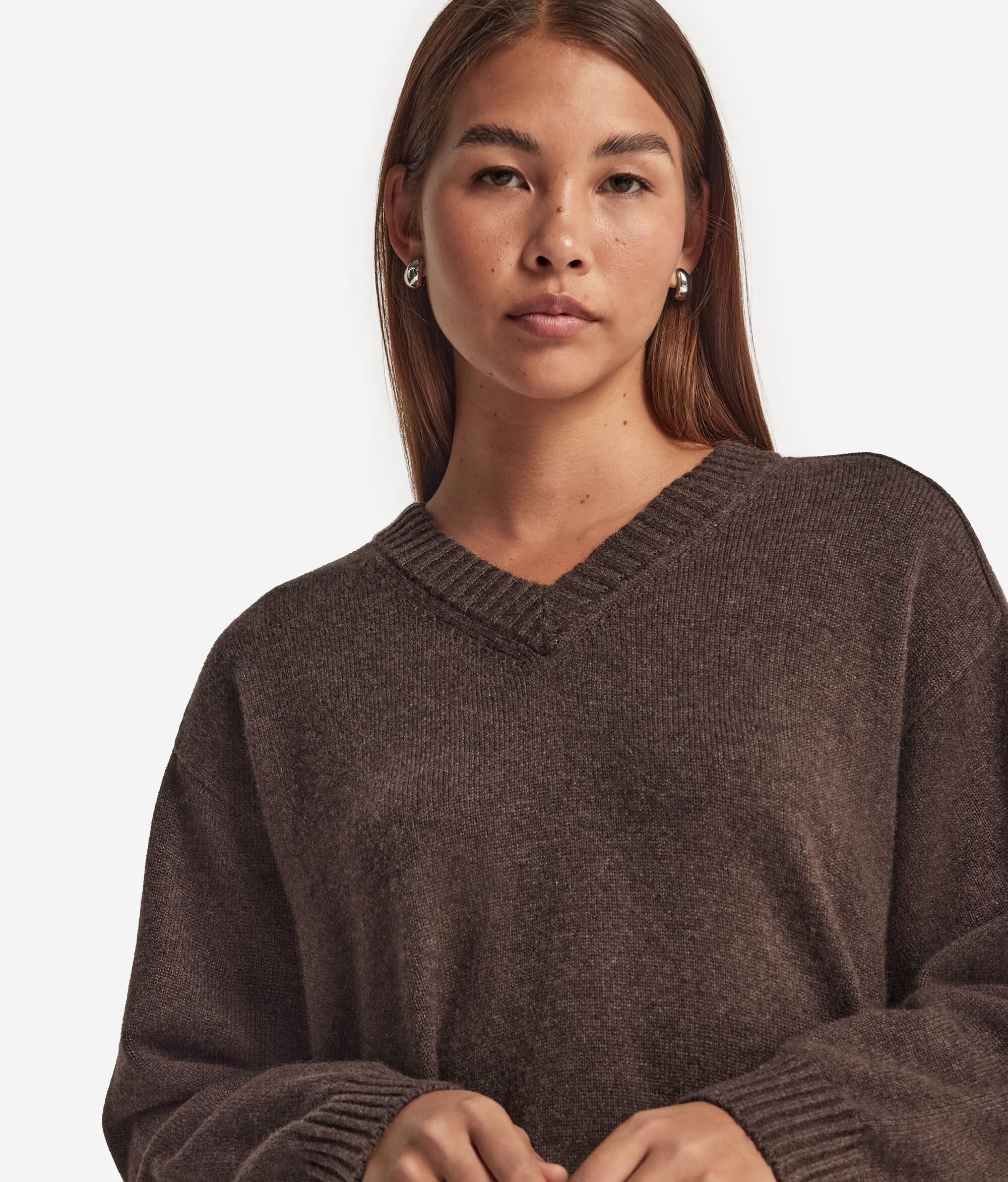 Jersey con cuello de pico y manga martillo de cashmere ultrasoft