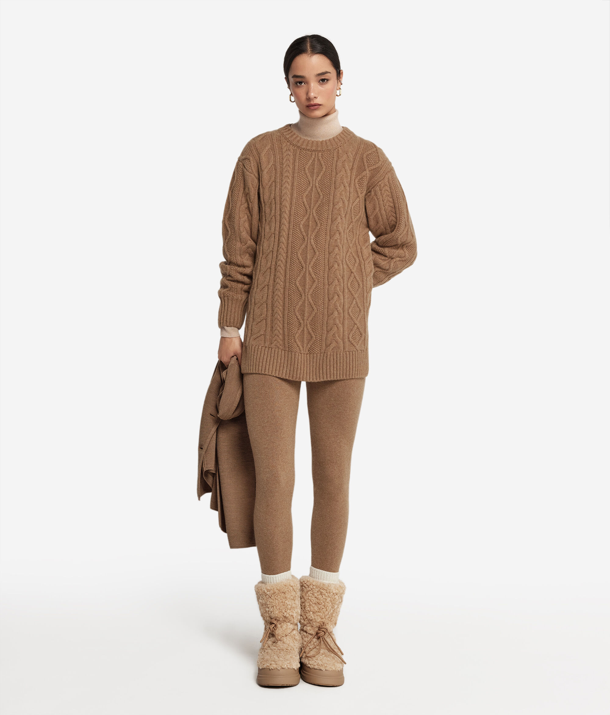 Cable Knit Ultrasoft Cashmere Round-Neck Jumper