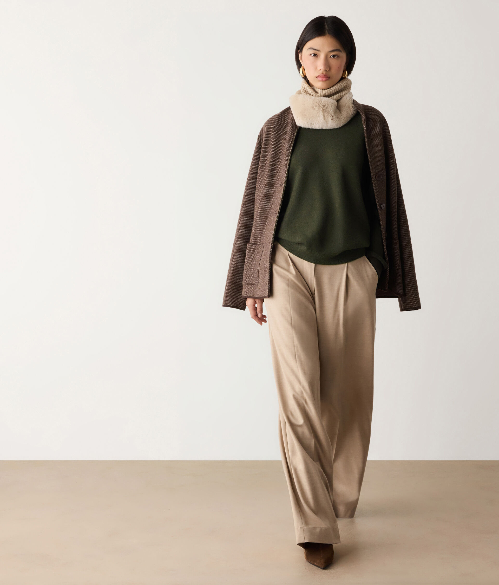 Long-Sleeved Ultrasoft Cashmere Round-Neck Jumper