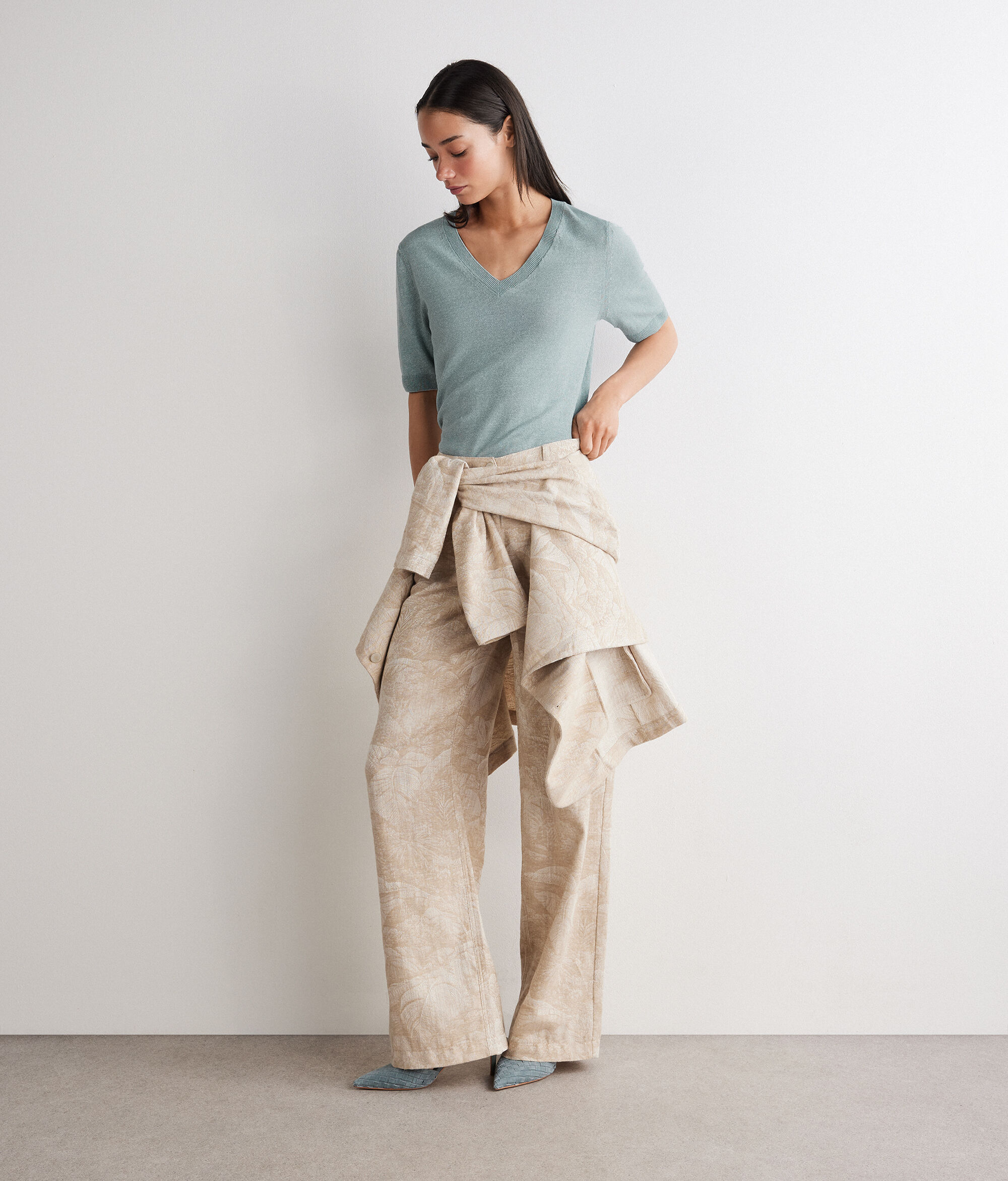 V Neck T-Shirt in Linen and Cotton