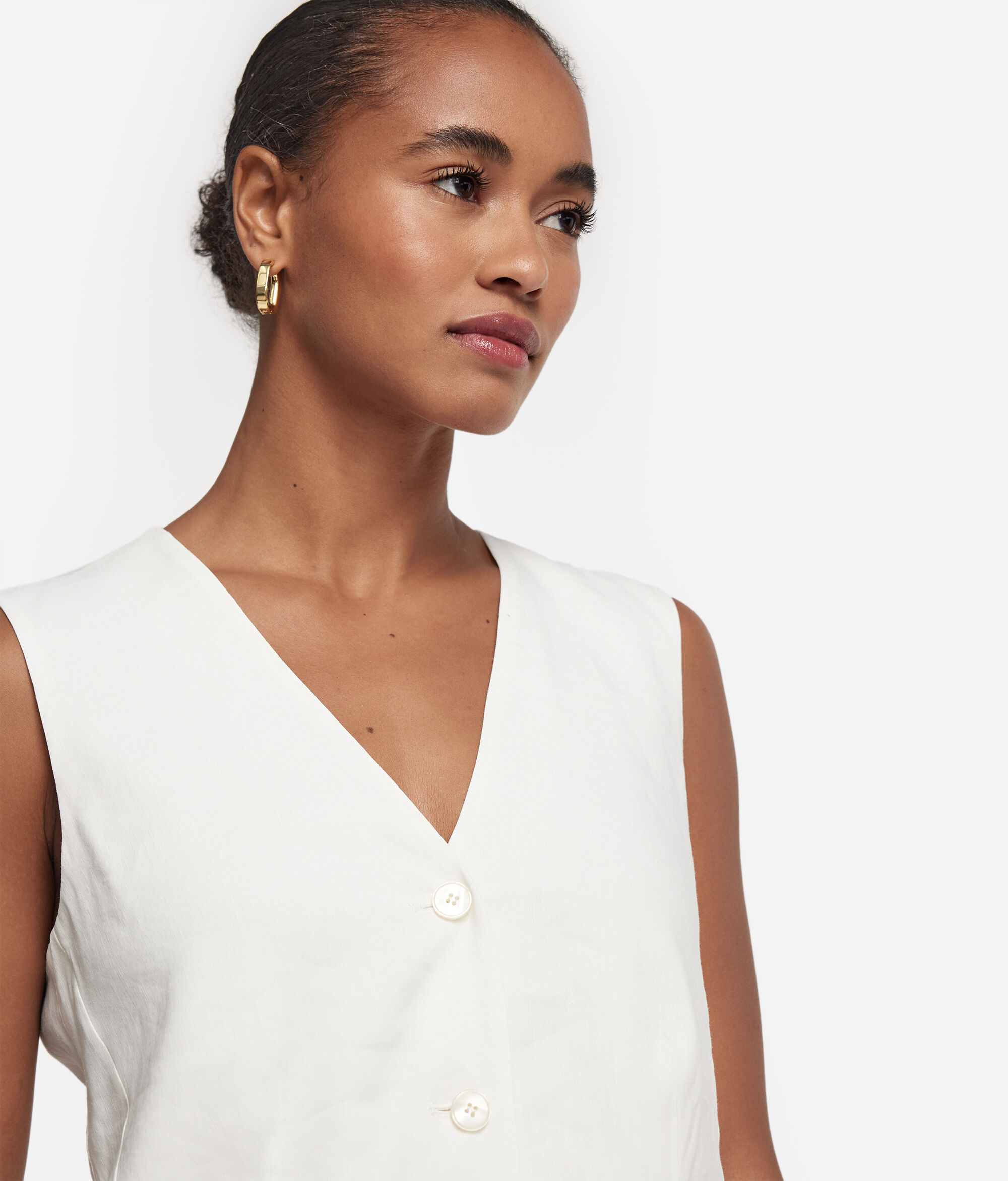 Жилет изо льна и вискозы