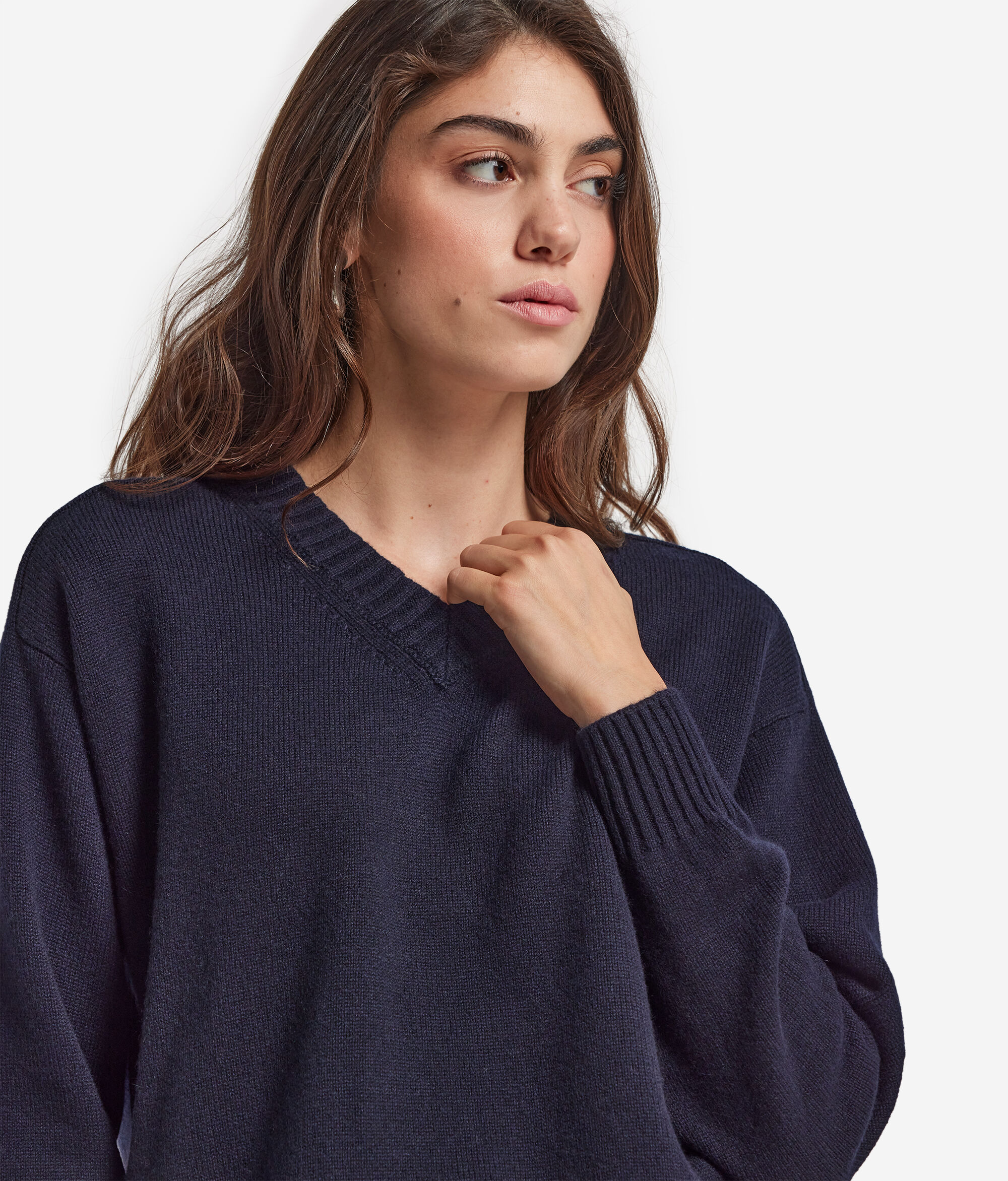 Pull à col V et emmanchures marteau en cachemire ultra-doux