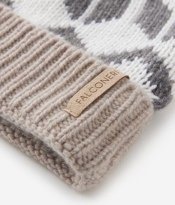 Кашемировая шапка с жаккардовым узором