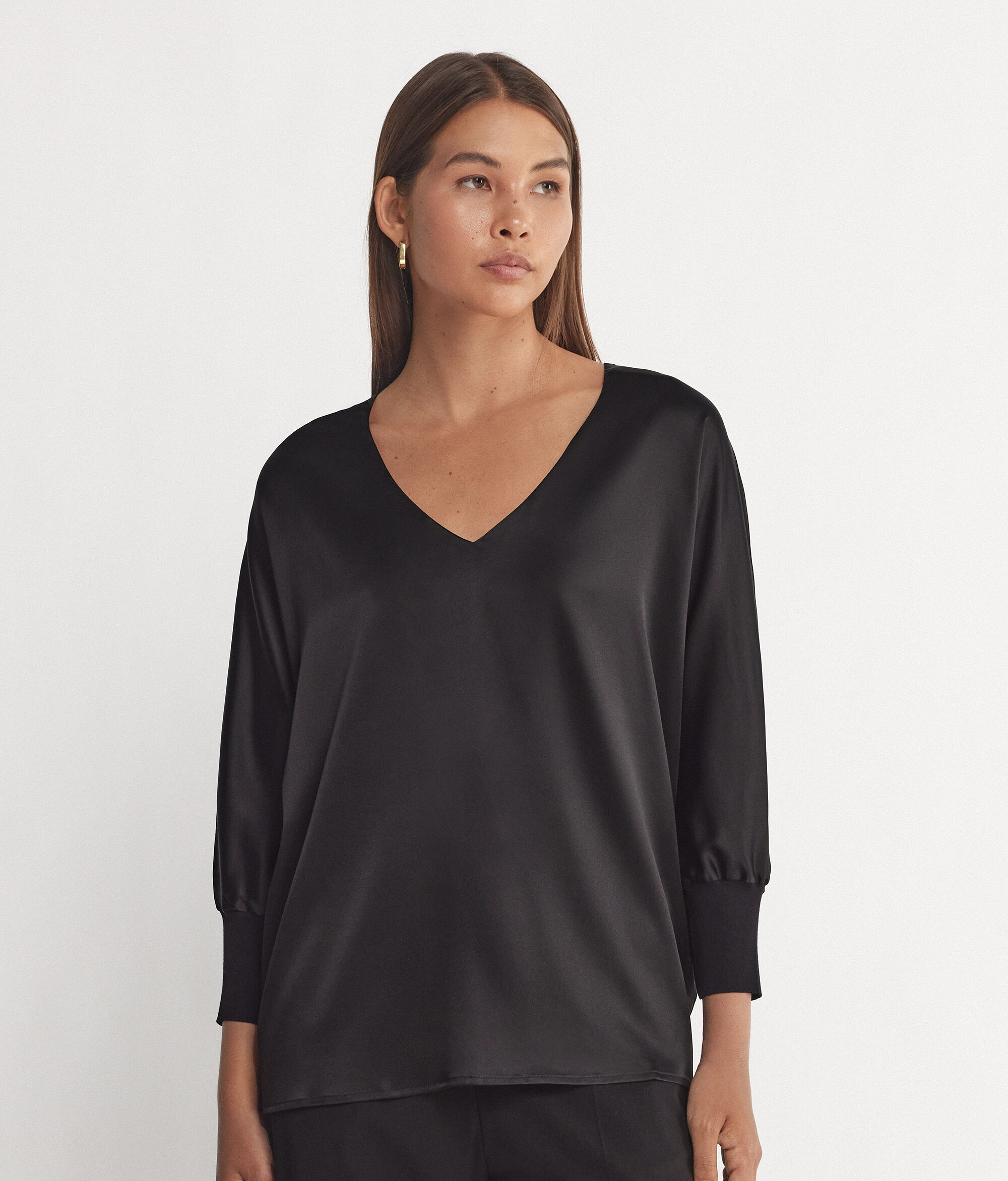 Seidenbluse mit V-Ausschnitt
