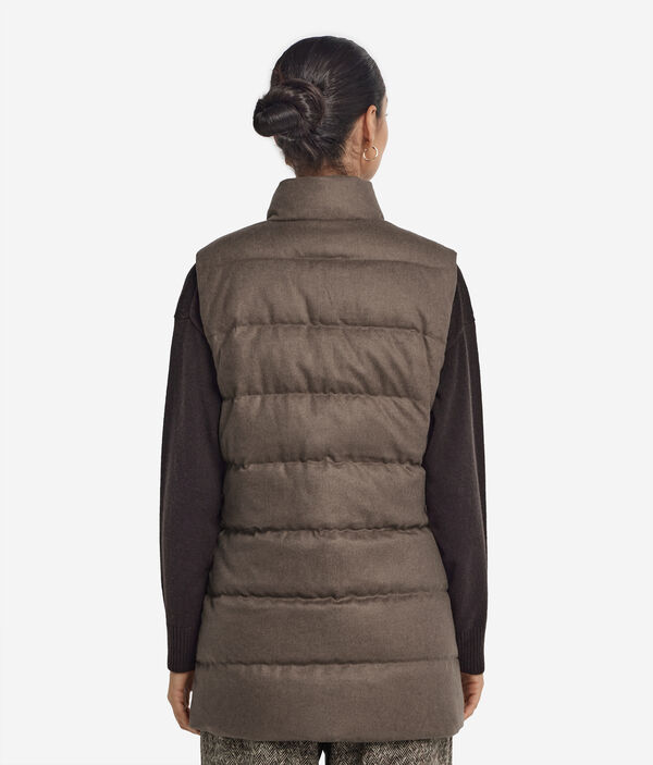 Пуховый жилет из шелка и кашемира