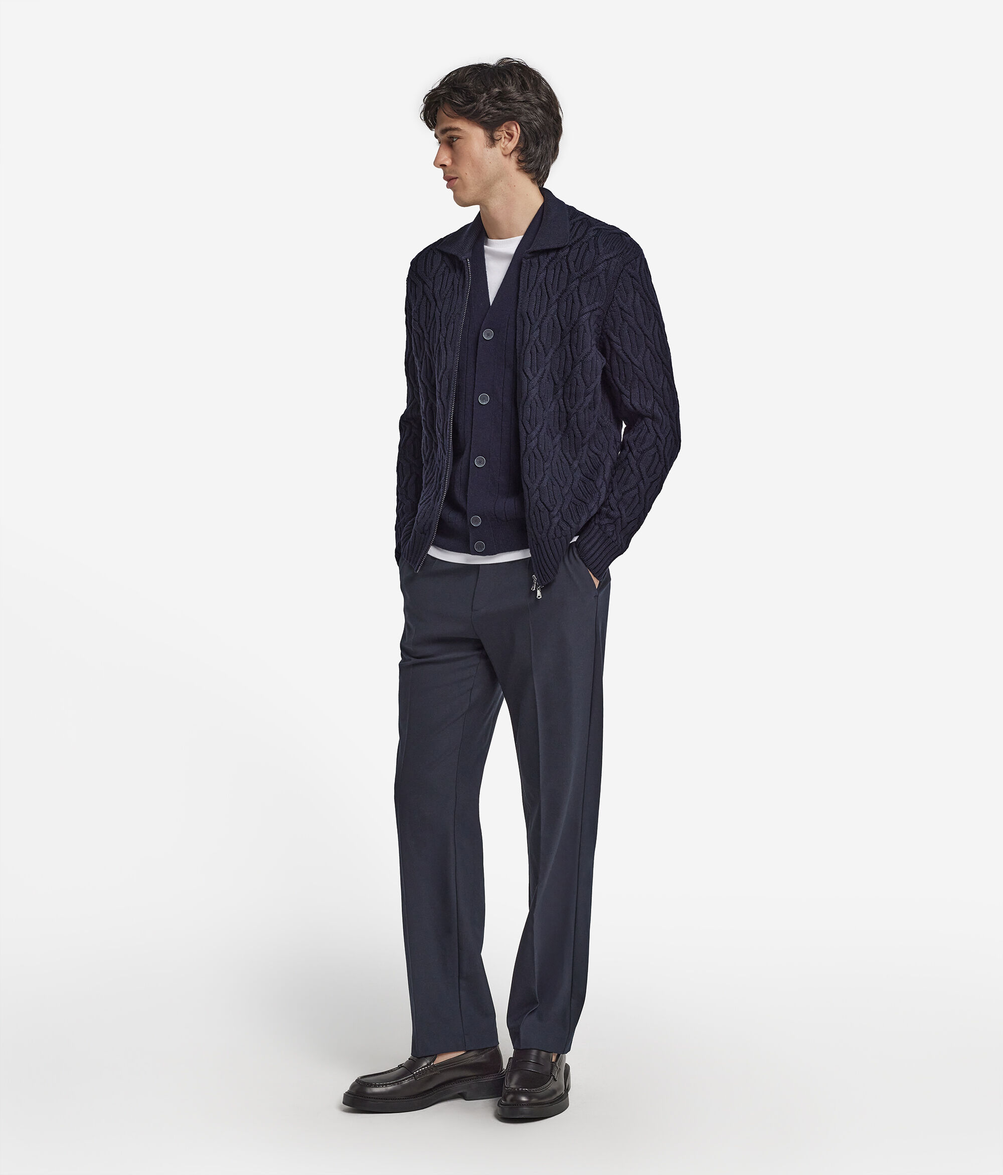 Vuneni kardigan s uzorkom pletenica