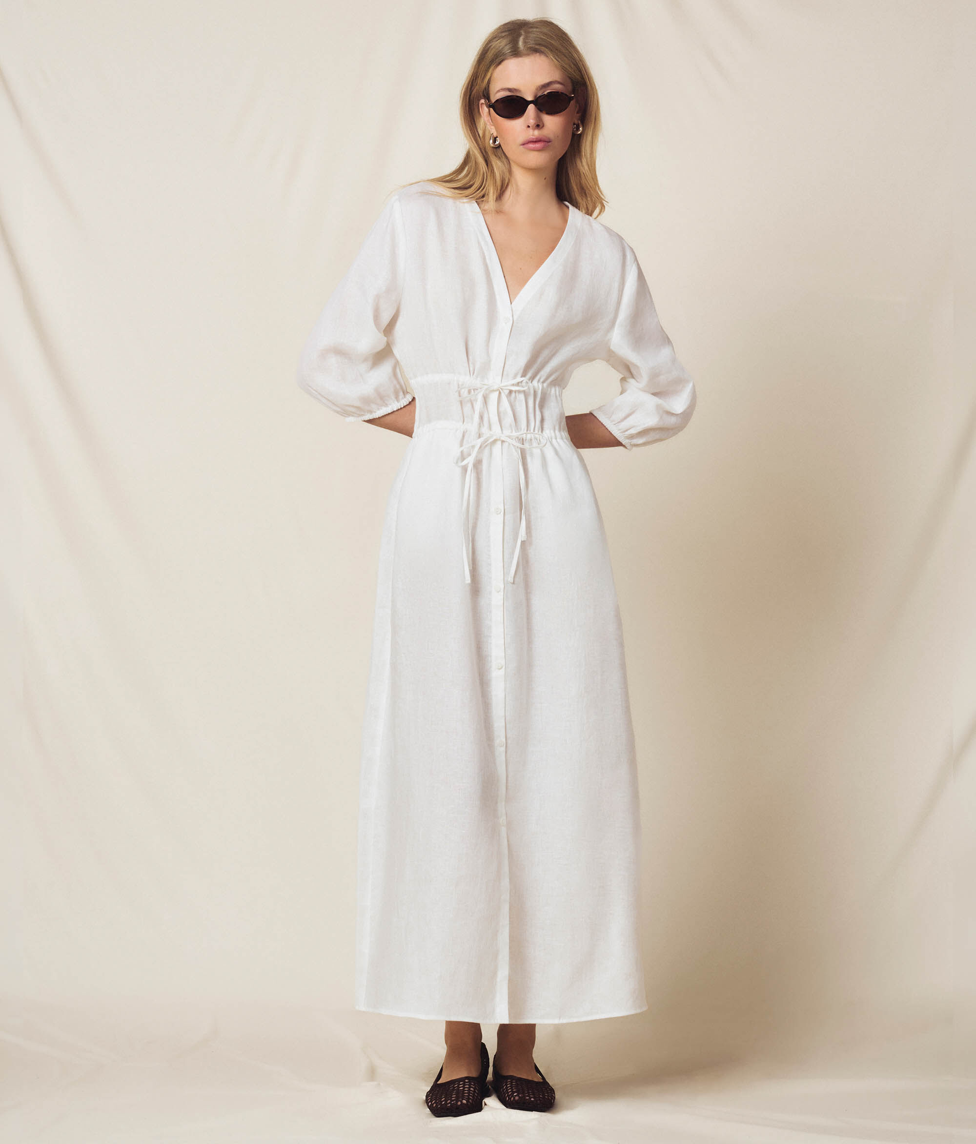 Robe en lin à lacets