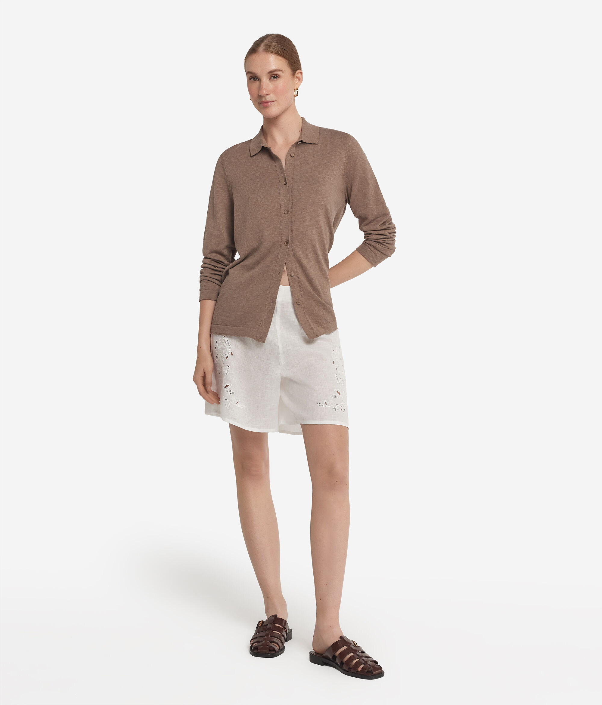 Shorts de lino con bordado