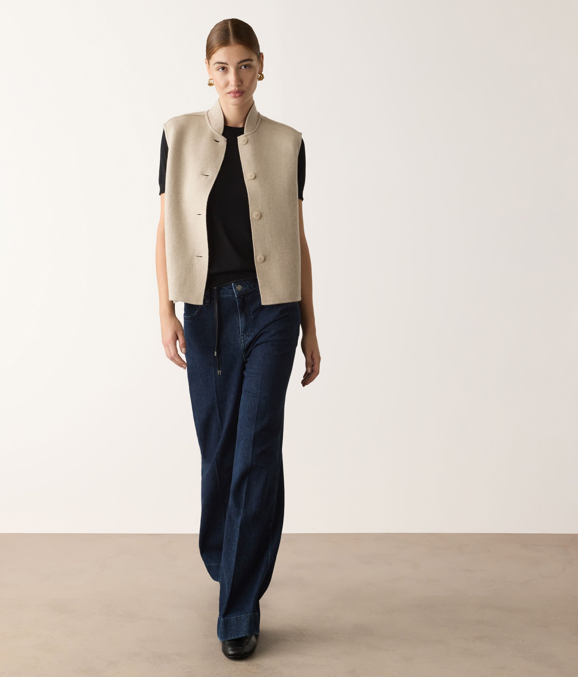 Ultrasoft Cashmere vest with buttons