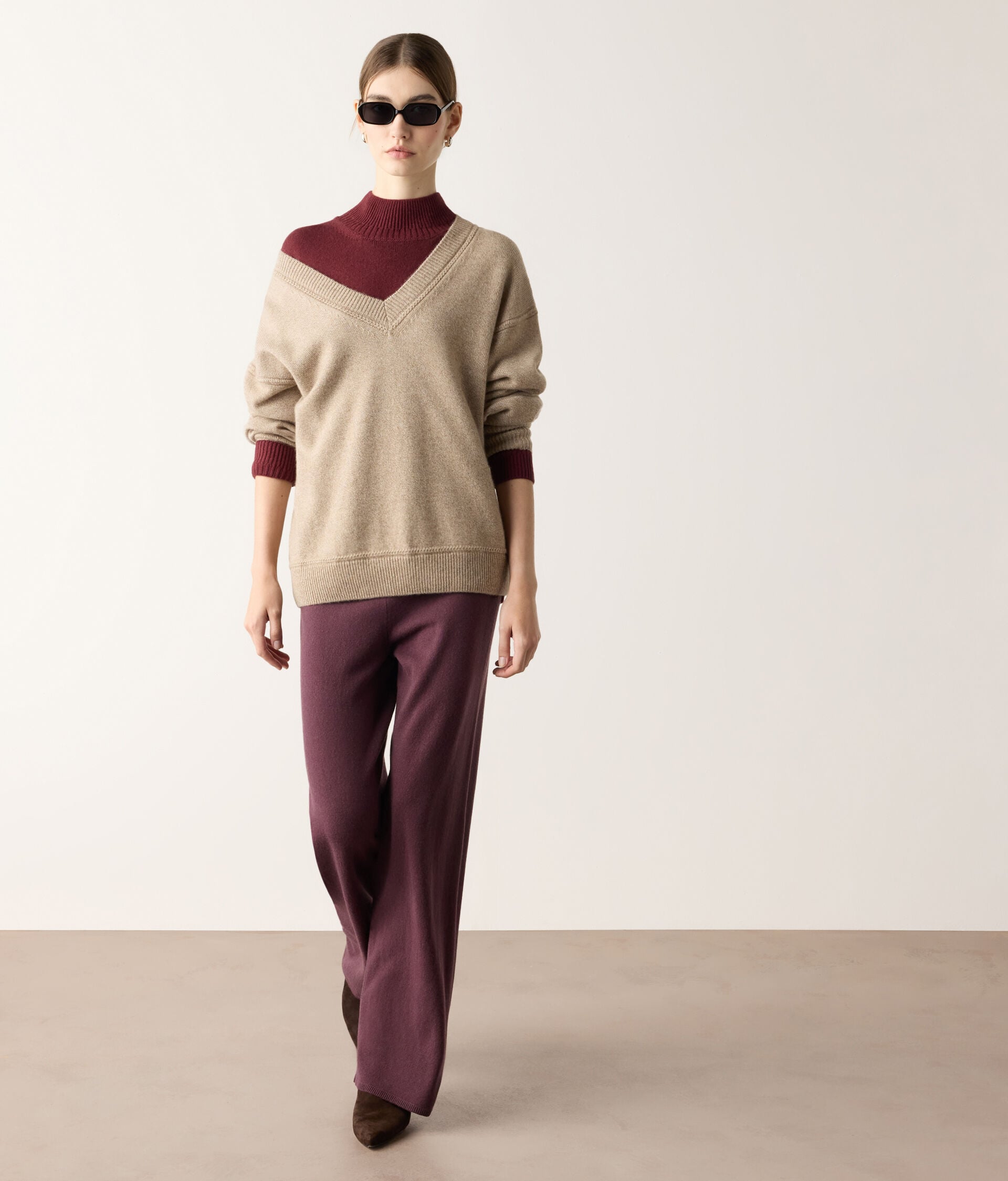 V-neck jumper in Ultrasoft Undyed cashmere