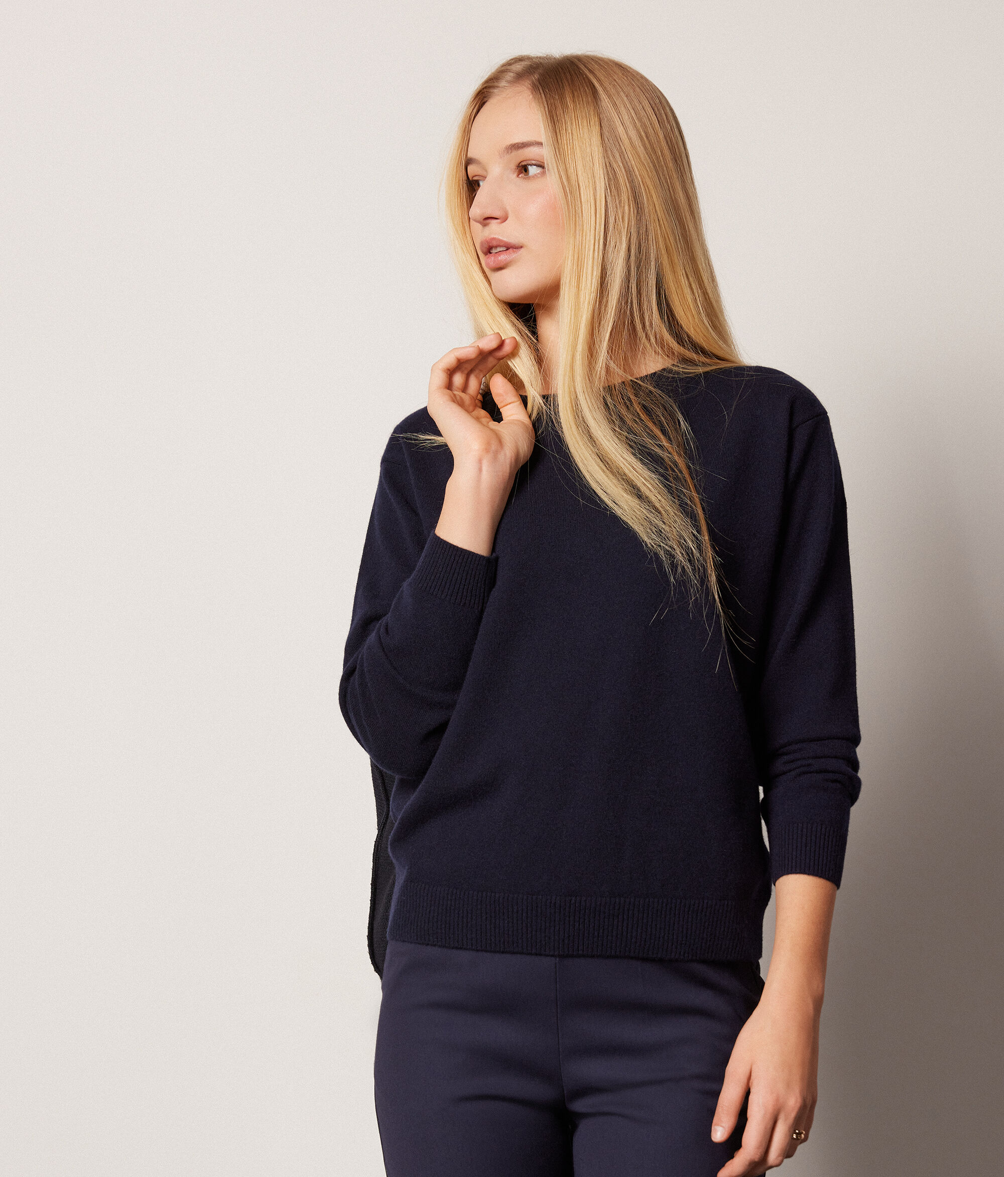 Camisola em Ultrasoft Cashmere com Decote em Barco