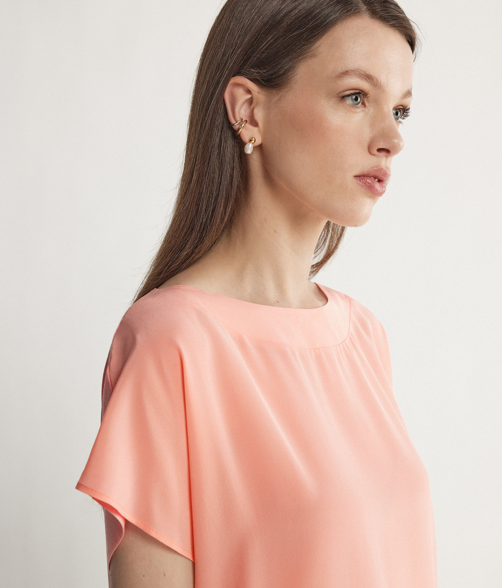 T-shirt Scollo Barchetta in Seta e Modal