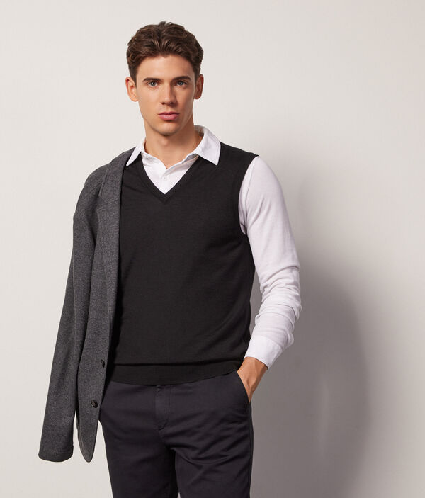 Armilla amb escot en punta de Cashmere Ultrafine