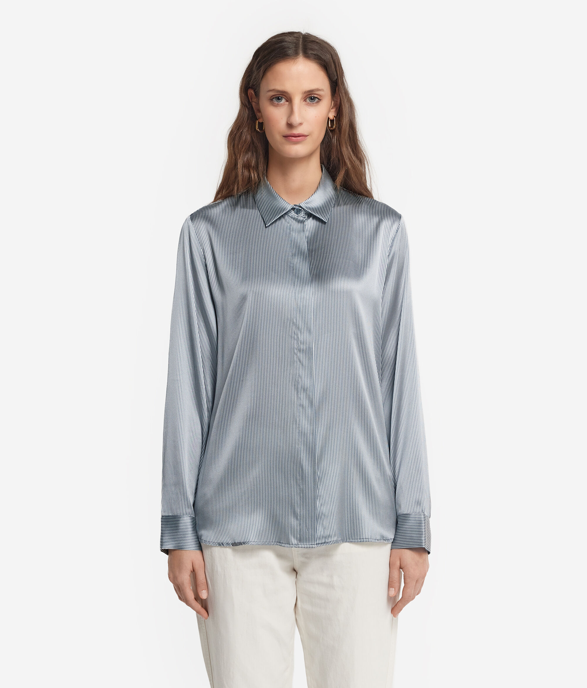 Chemise à rayures et col en satin