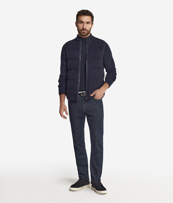 Двусторонний пуховый жилет