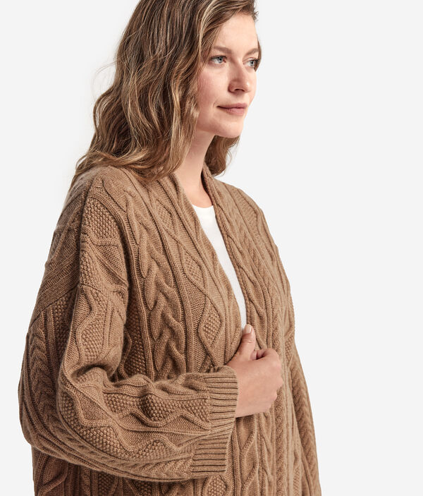 Накидка из ультрамягкого кашемира с косами
