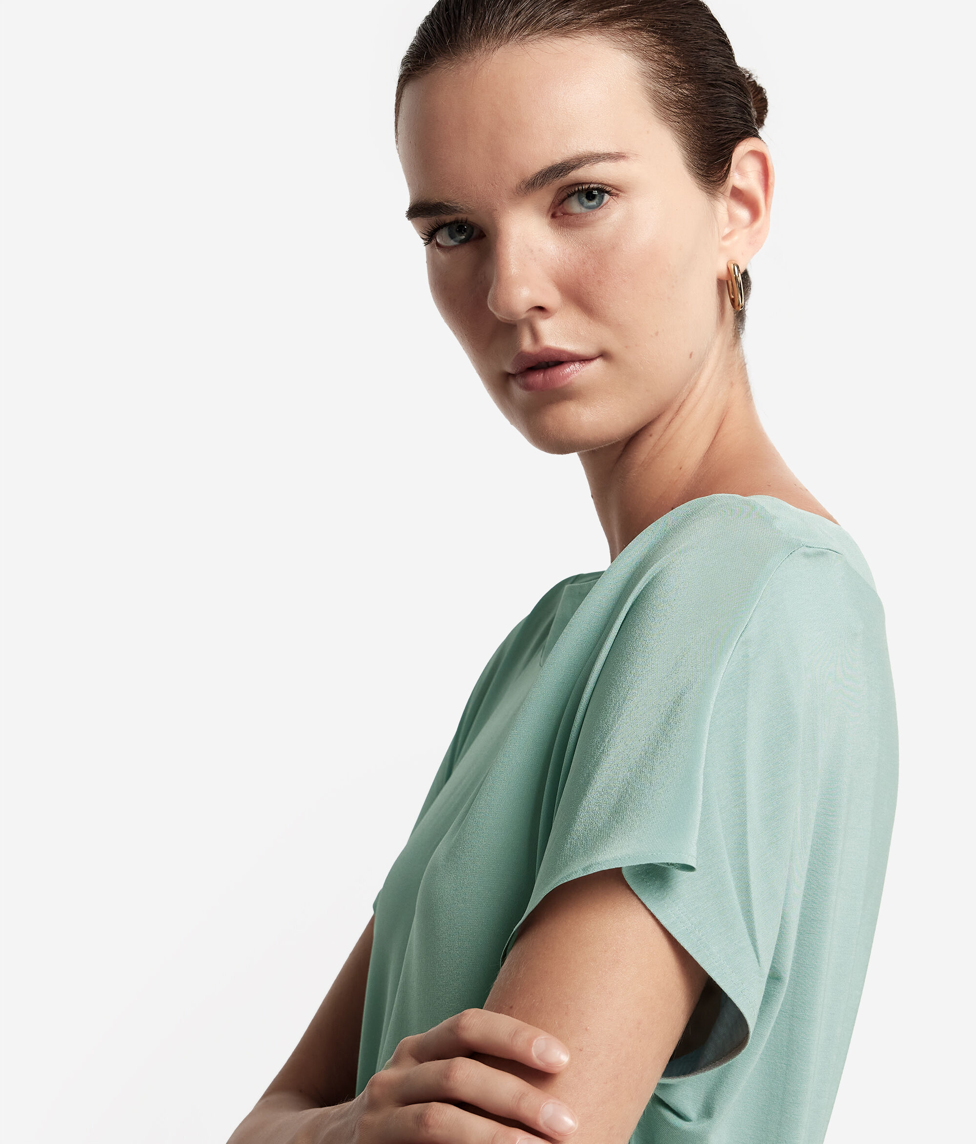 T-shirt Scollo Barchetta in Seta e Modal