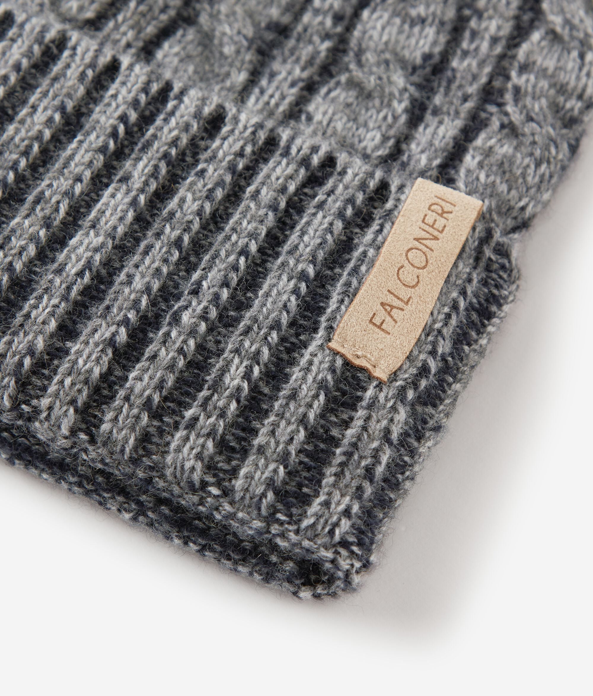 Bonnet torsadé vanisé en cachemire
