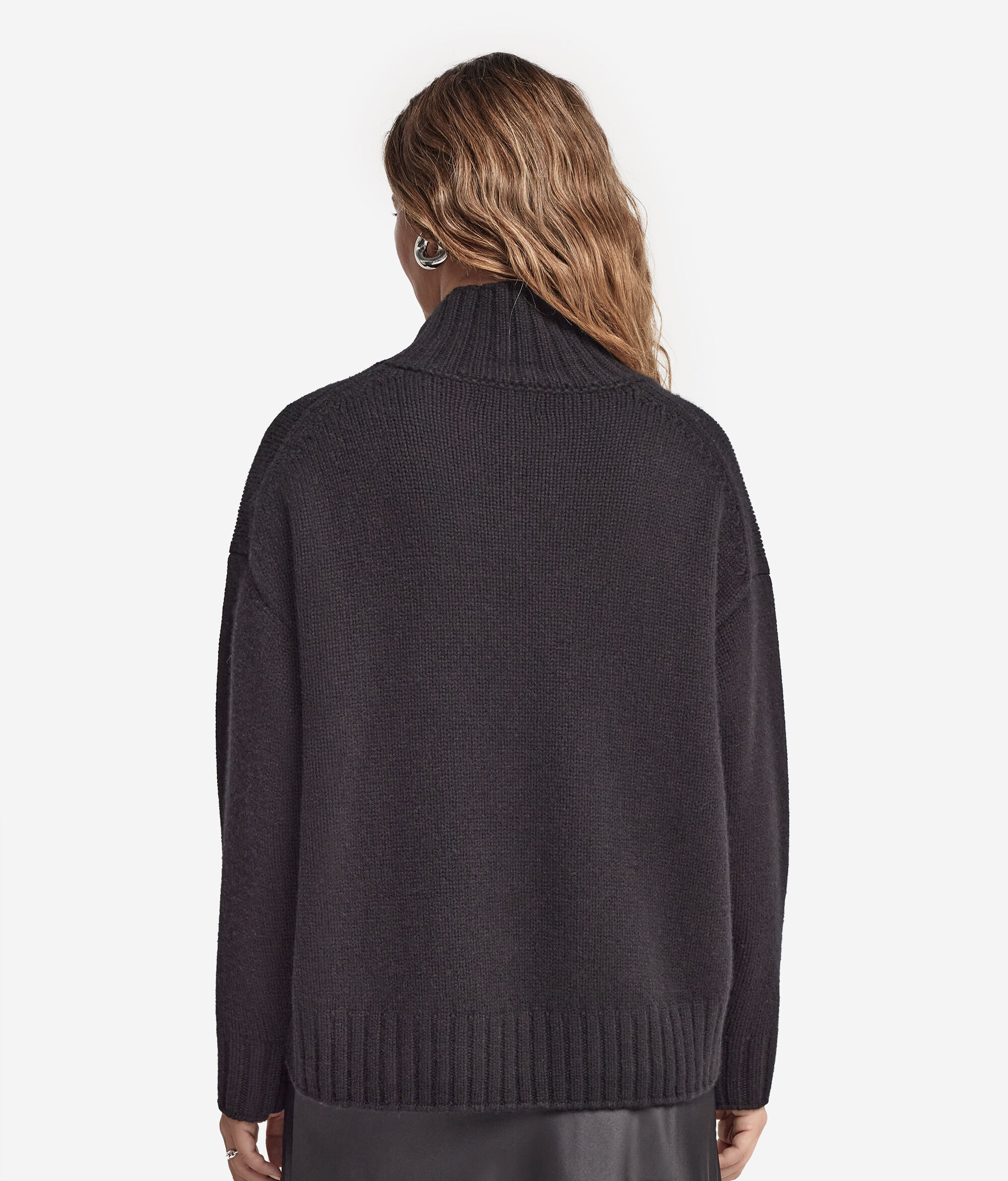 Sweter z Kaszmirowego Trykotu z Szeroką Stójką