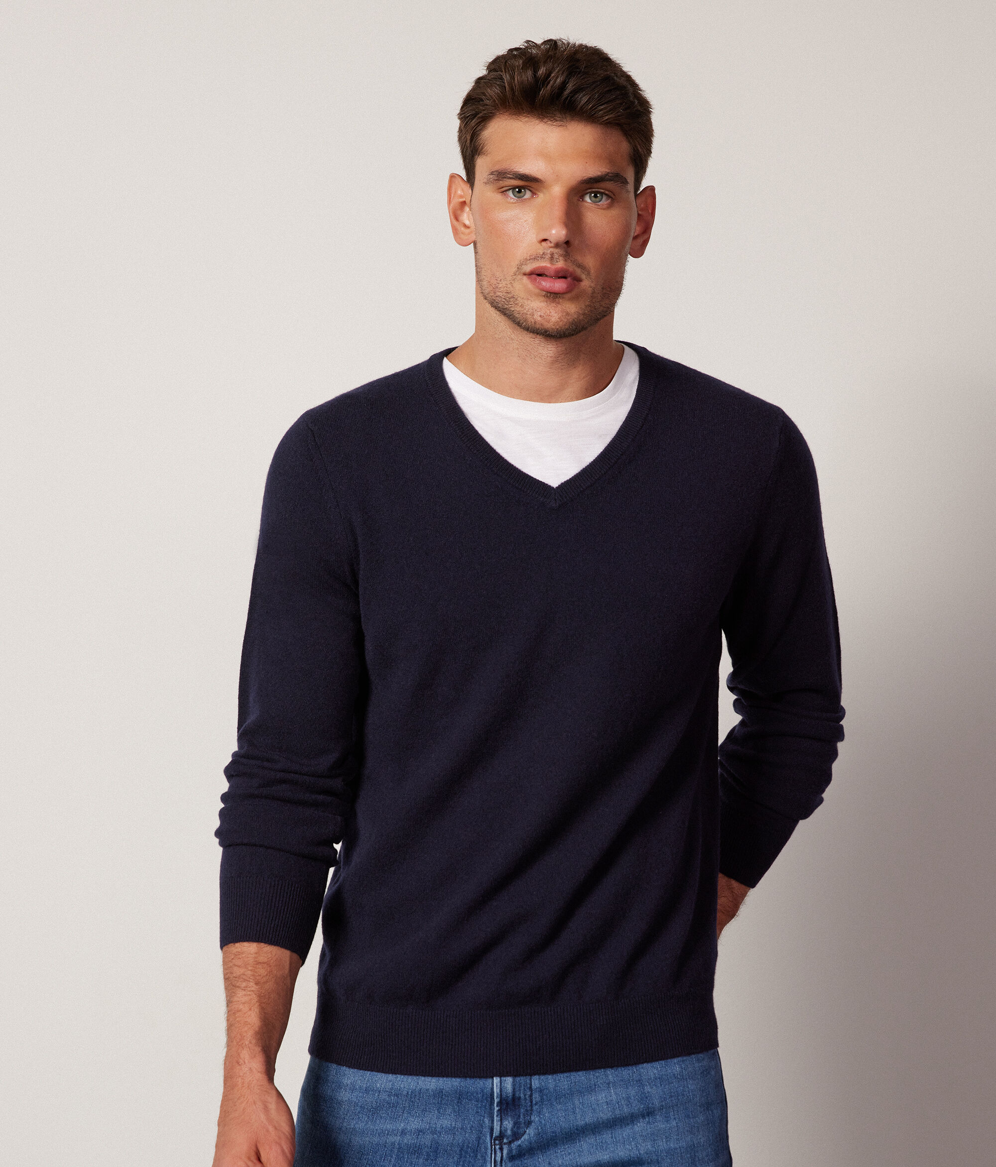 Pull homme en cachemire ultra-doux à col en V