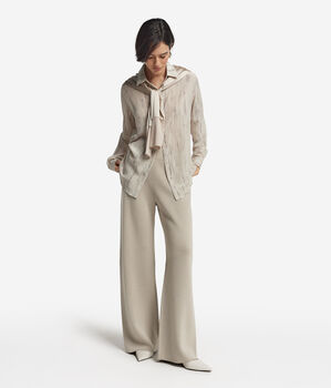 &Pi;&alpha;&nu;&tau;&epsilon;&lambda;ό&nu;&iota; palazzo &alpha;&pi;ό &mu;&alpha;&lambda;&lambda;ί &mu;&epsilon; &mu;&epsilon;&tau;&alpha;&lambda;&lambda;&iota;&zeta;έ &nu;ή&mu;&alpha;