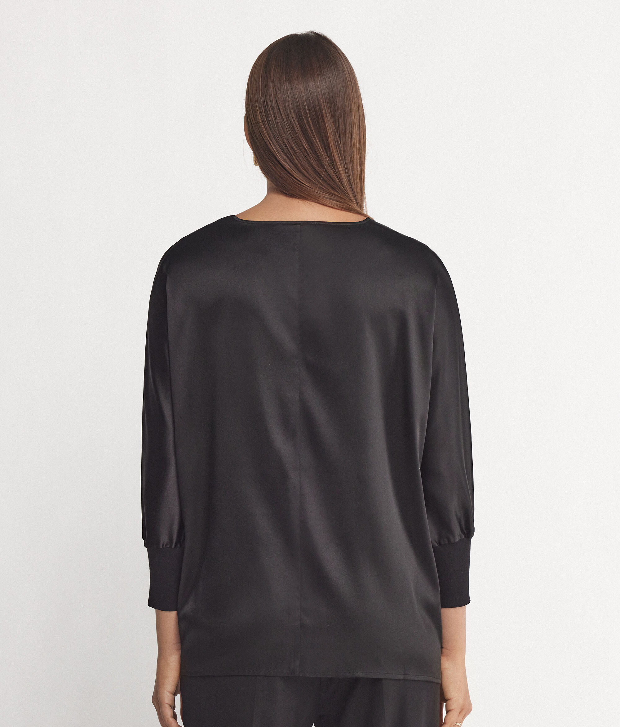 Seidenbluse mit V-Ausschnitt